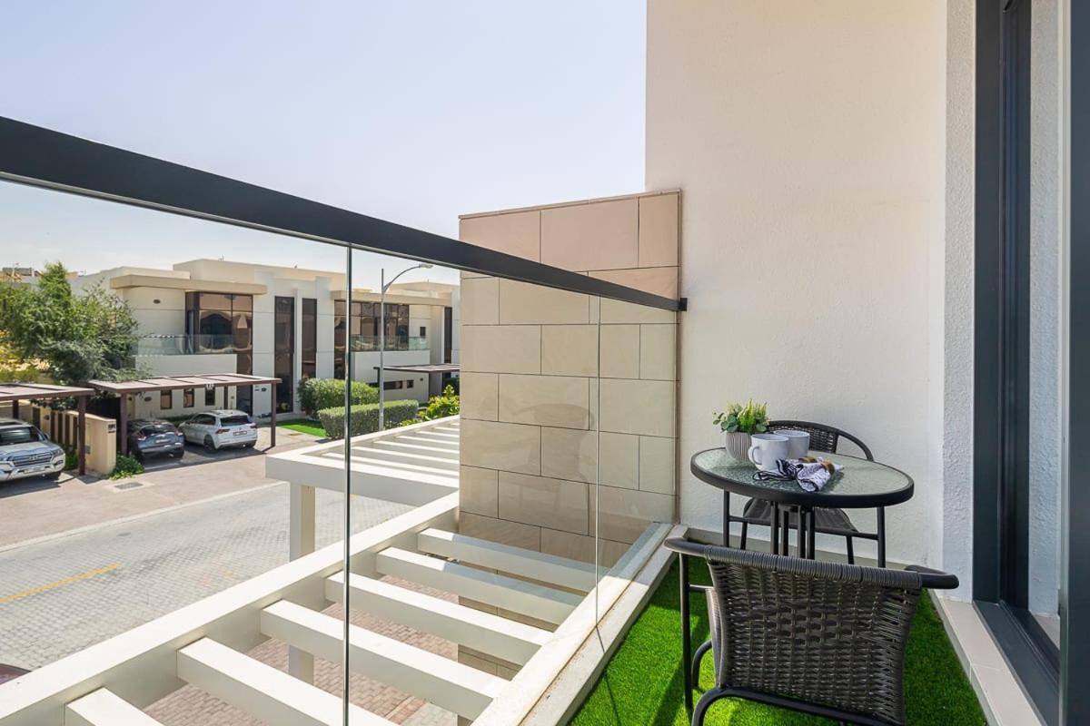 Villa Frank Porter - Damac Hills Richmond *