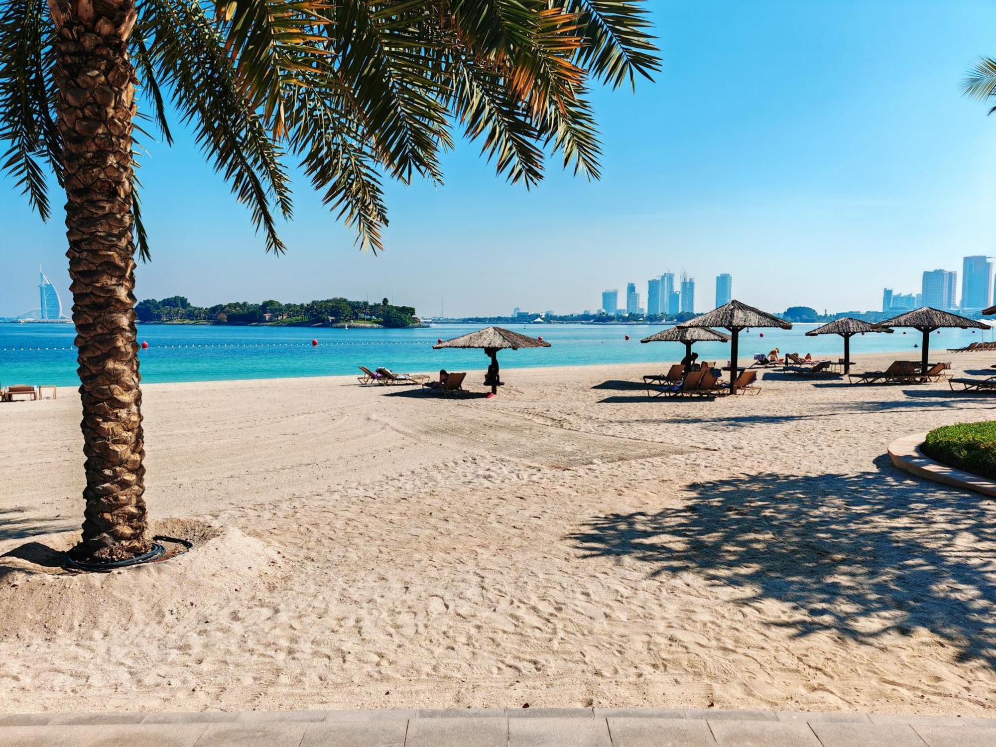 Seaside Serenity Elegant 1br Escape In Palm Jumeirah By La Buena Vida Homes Dubai