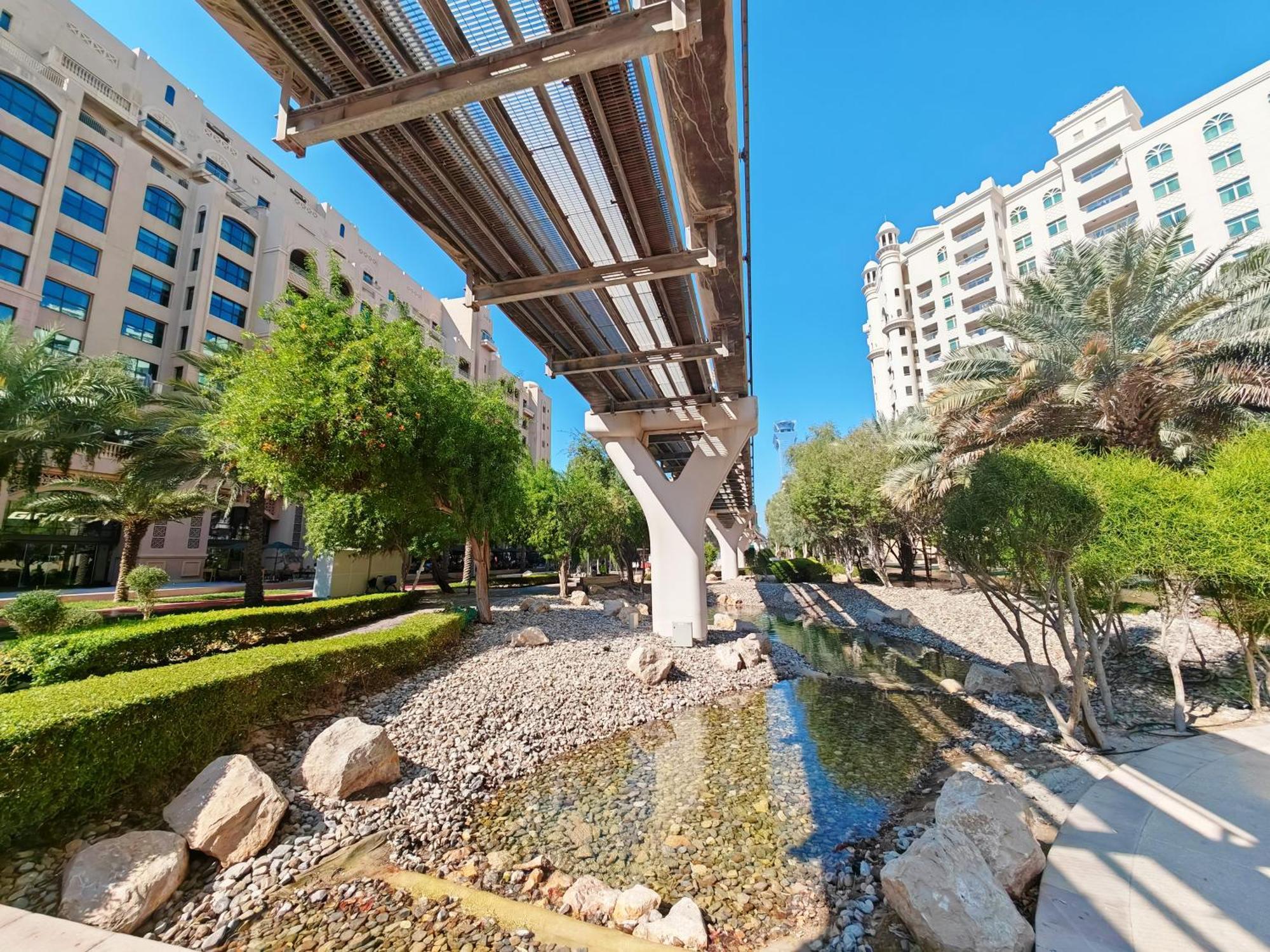 Seaside Serenity Elegant 1br Escape In Palm Jumeirah By La Buena Vida Homes *