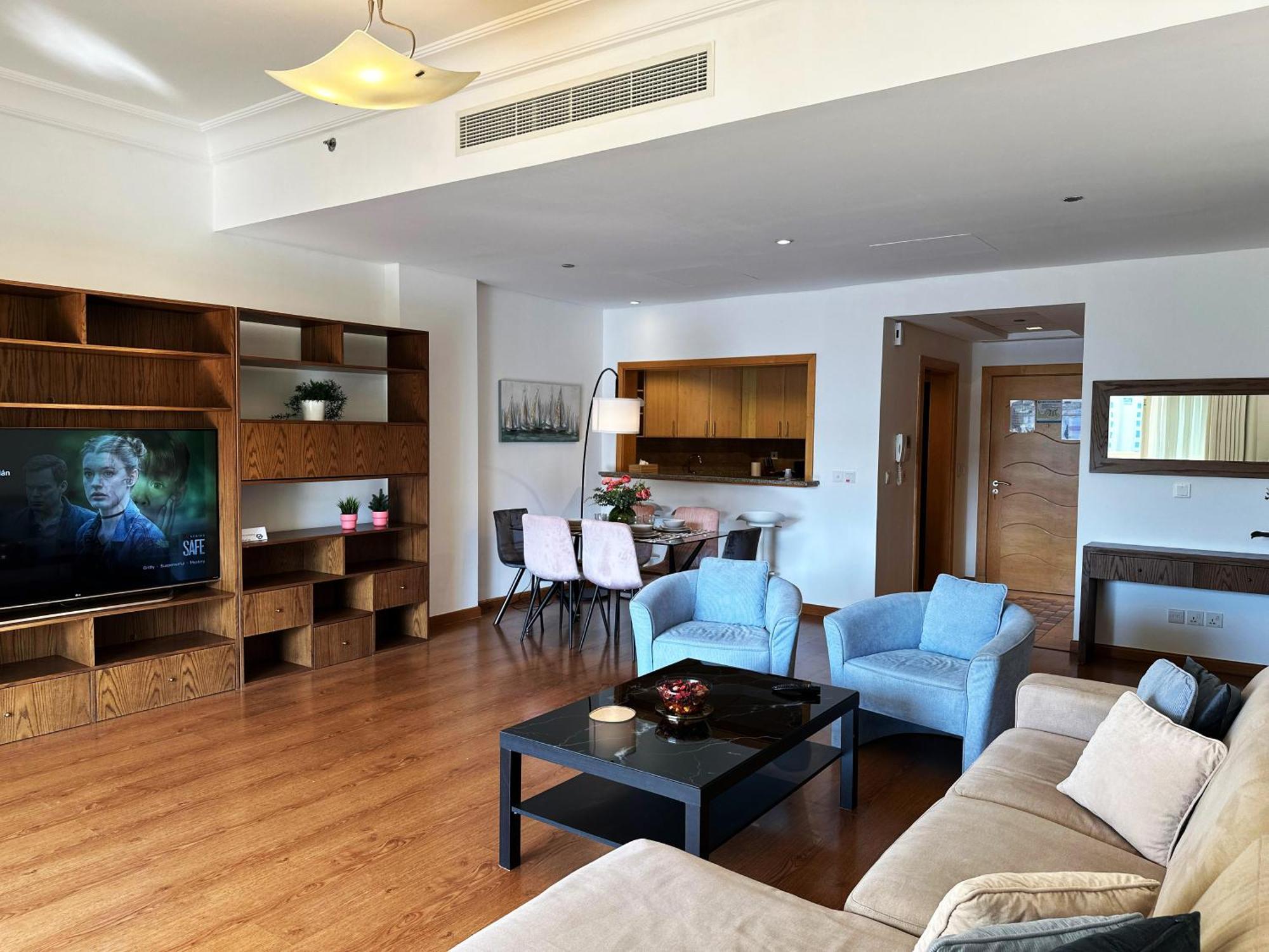 Apartment Seaside Serenity Elegant 1br Escape In Palm Jumeirah By La Buena Vida Homes Dubai