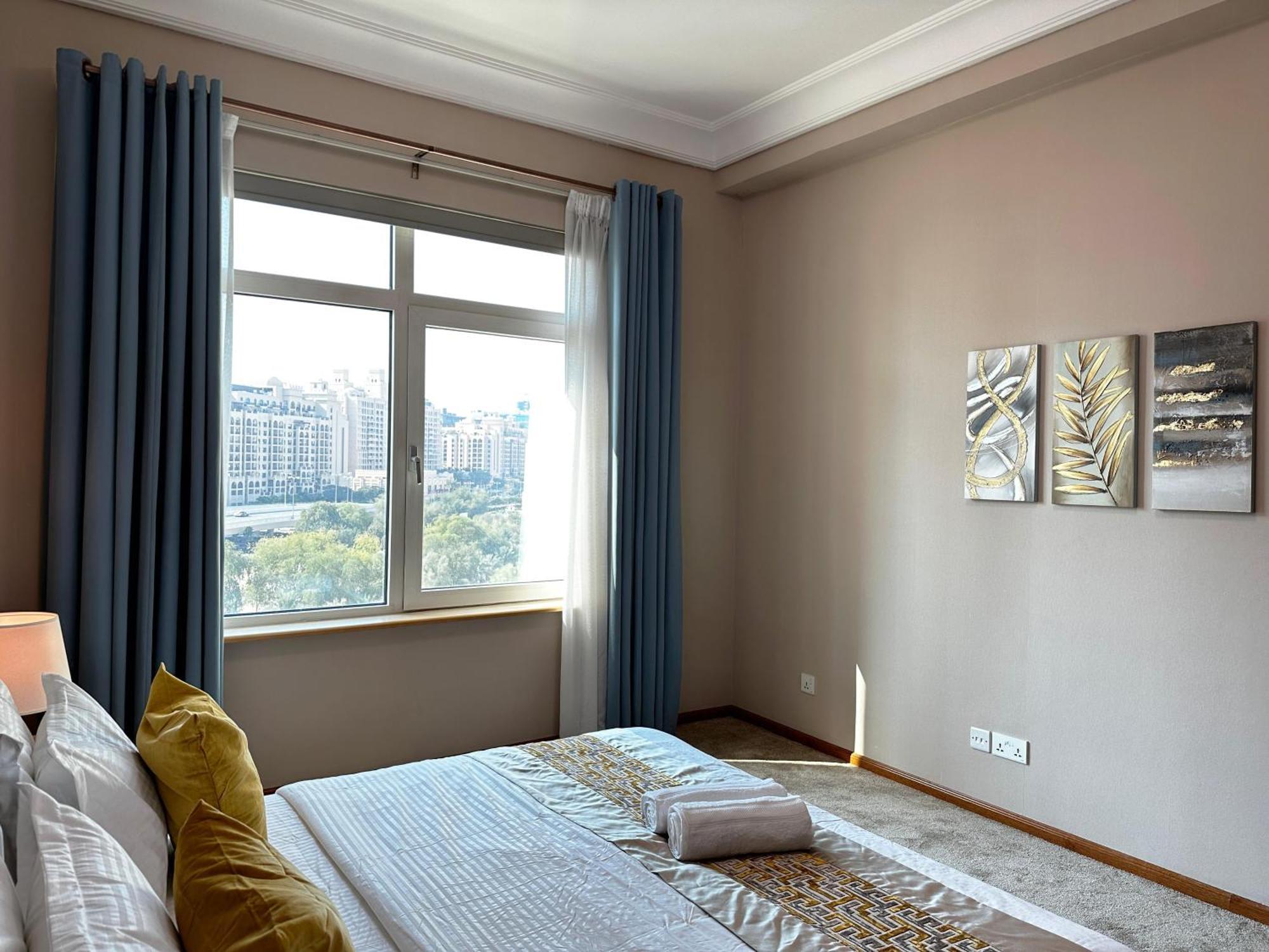 Seaside Serenity Elegant 1br Escape In Palm Jumeirah By La Buena Vida Homes Apartment
