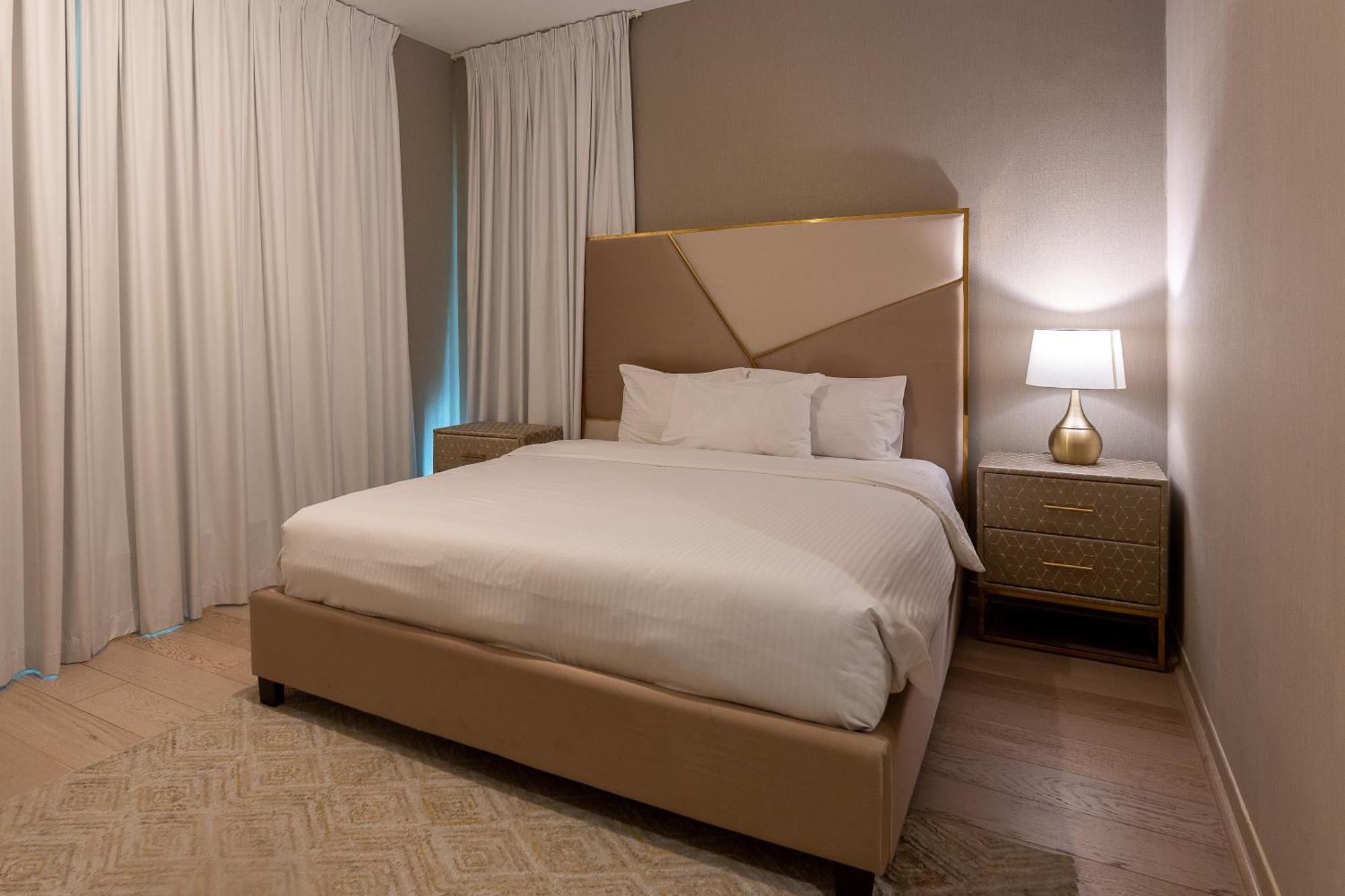 Bellavista - Breath-taking - 2br - Boulevard Central Apartment