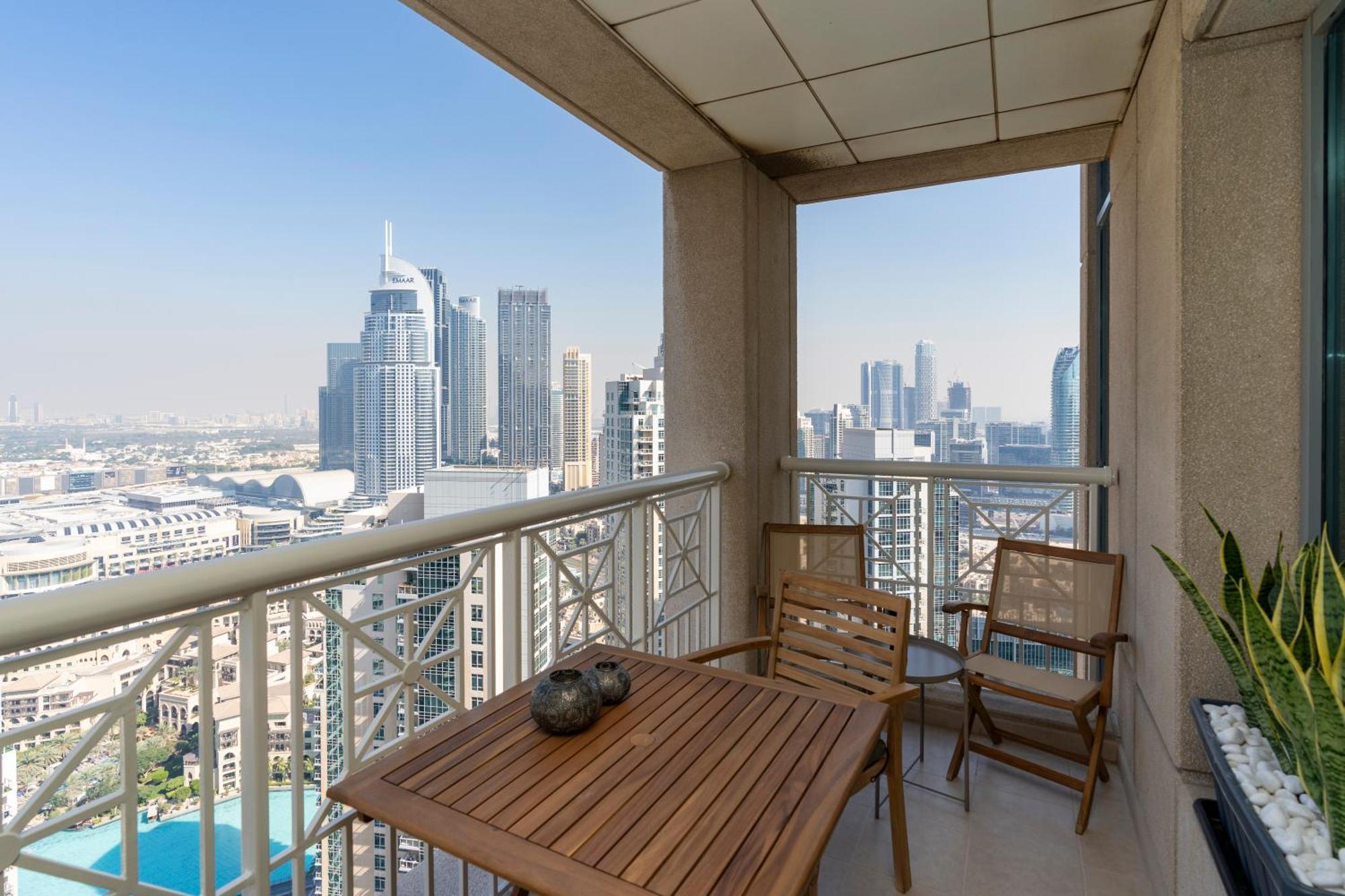 Prestige Living 2br With Full Burj Khalifa And Fountain View By Apartamento