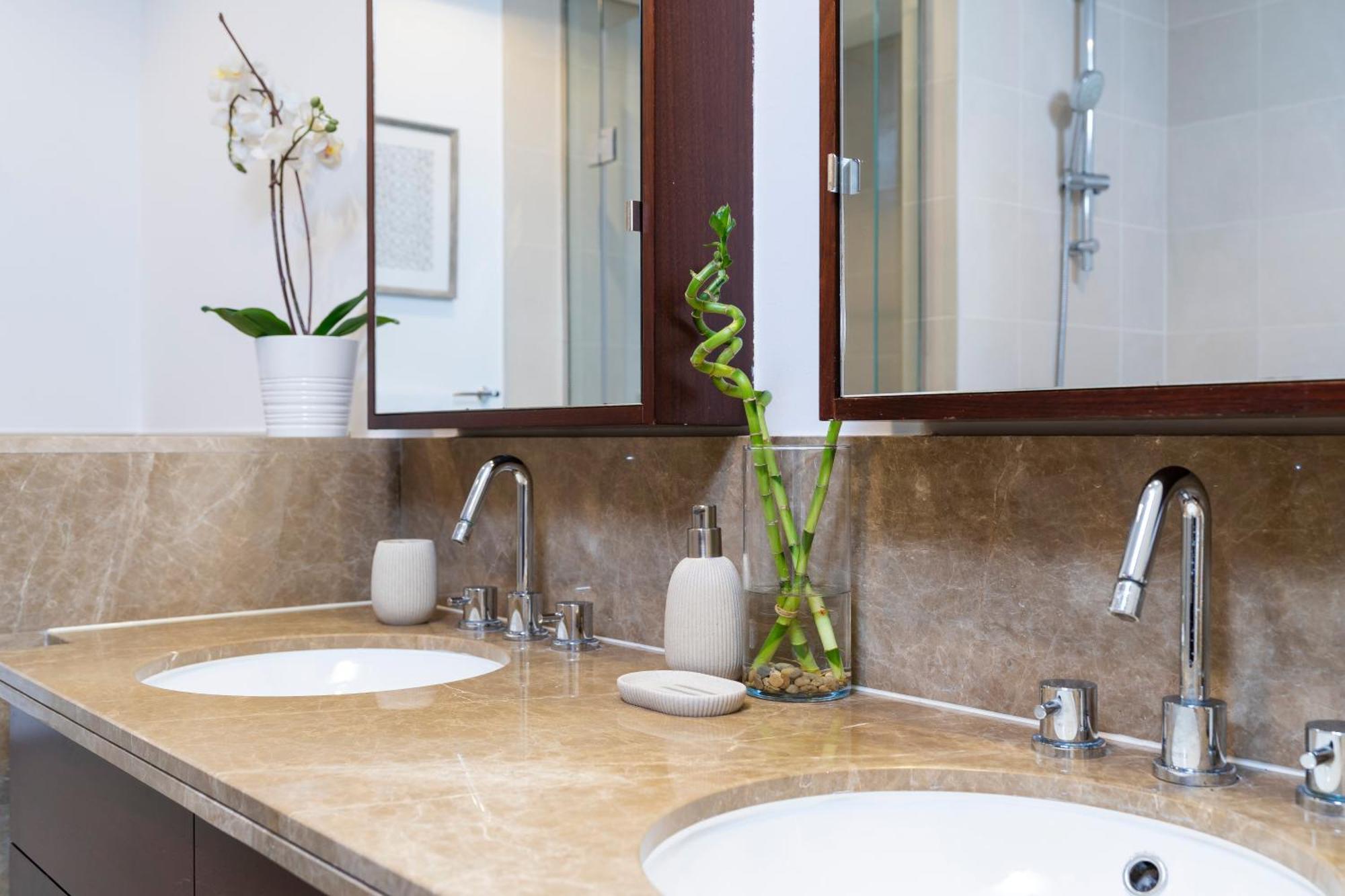 Prestige Living 2br With Full Burj Khalifa And Fountain View By Dubai