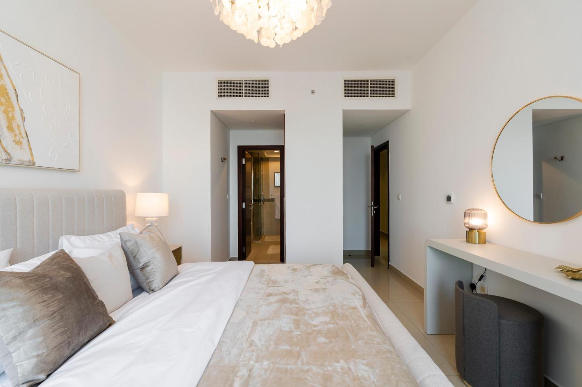 Prestige Living 2br With Full Burj Khalifa And Fountain View By Apartamento