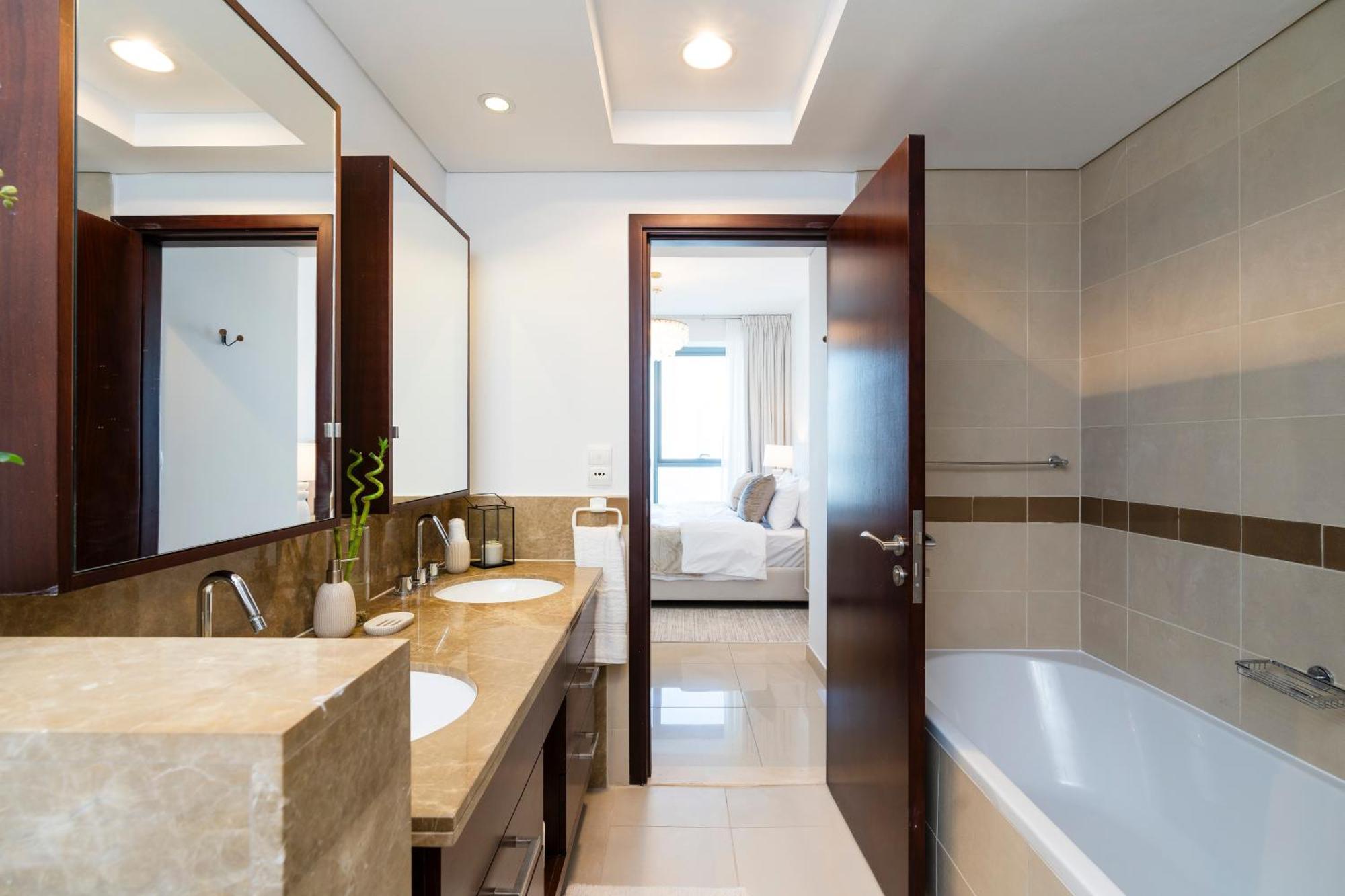 Prestige Living 2br With Full Burj Khalifa And Fountain View By Apartamento Dubai