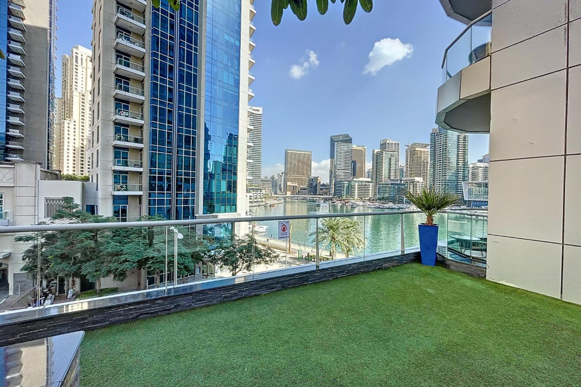 Apartment The Point Tower - Chic One Bedroom
