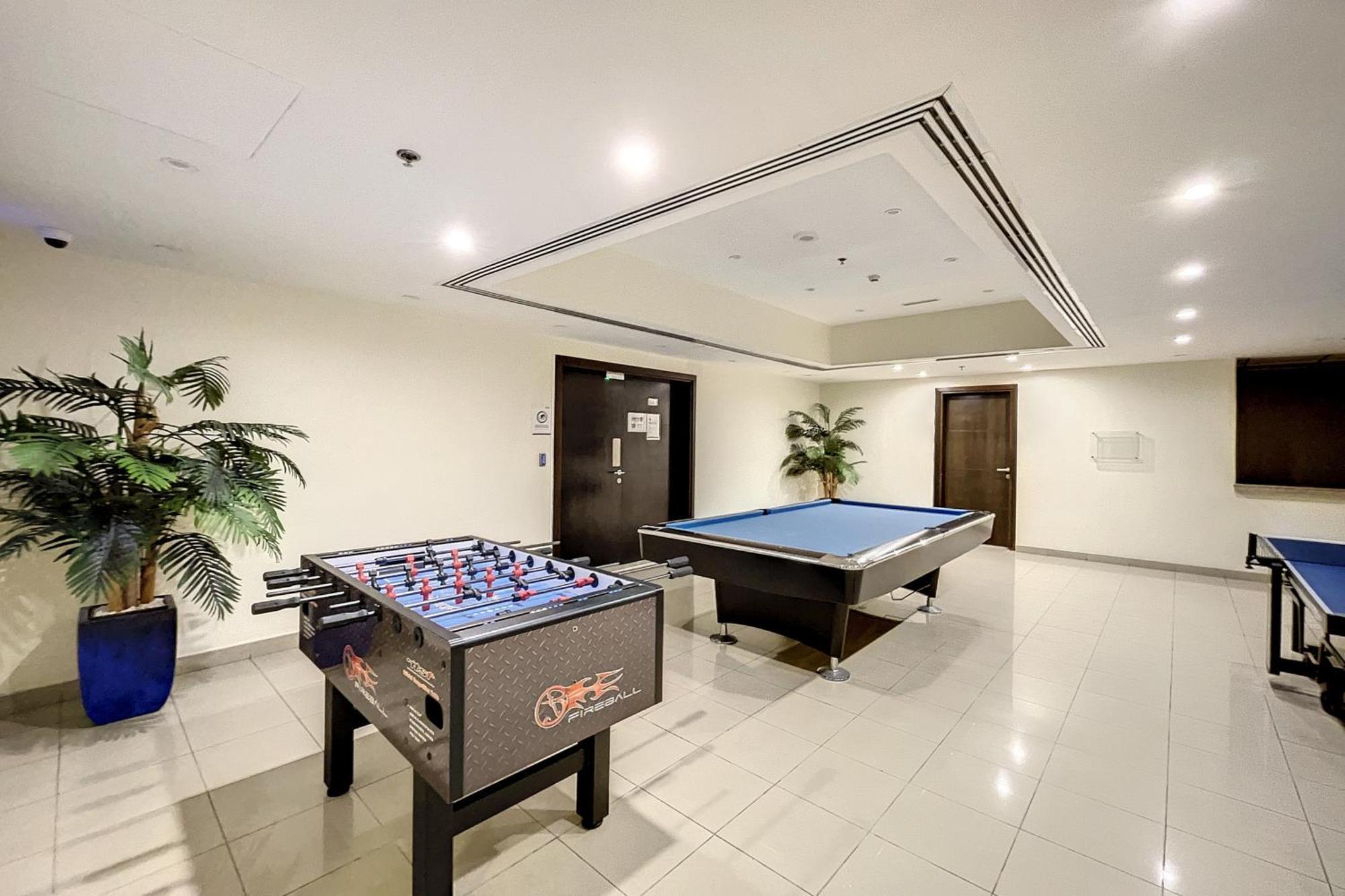 The Point Tower - Chic One Bedroom Apartment *