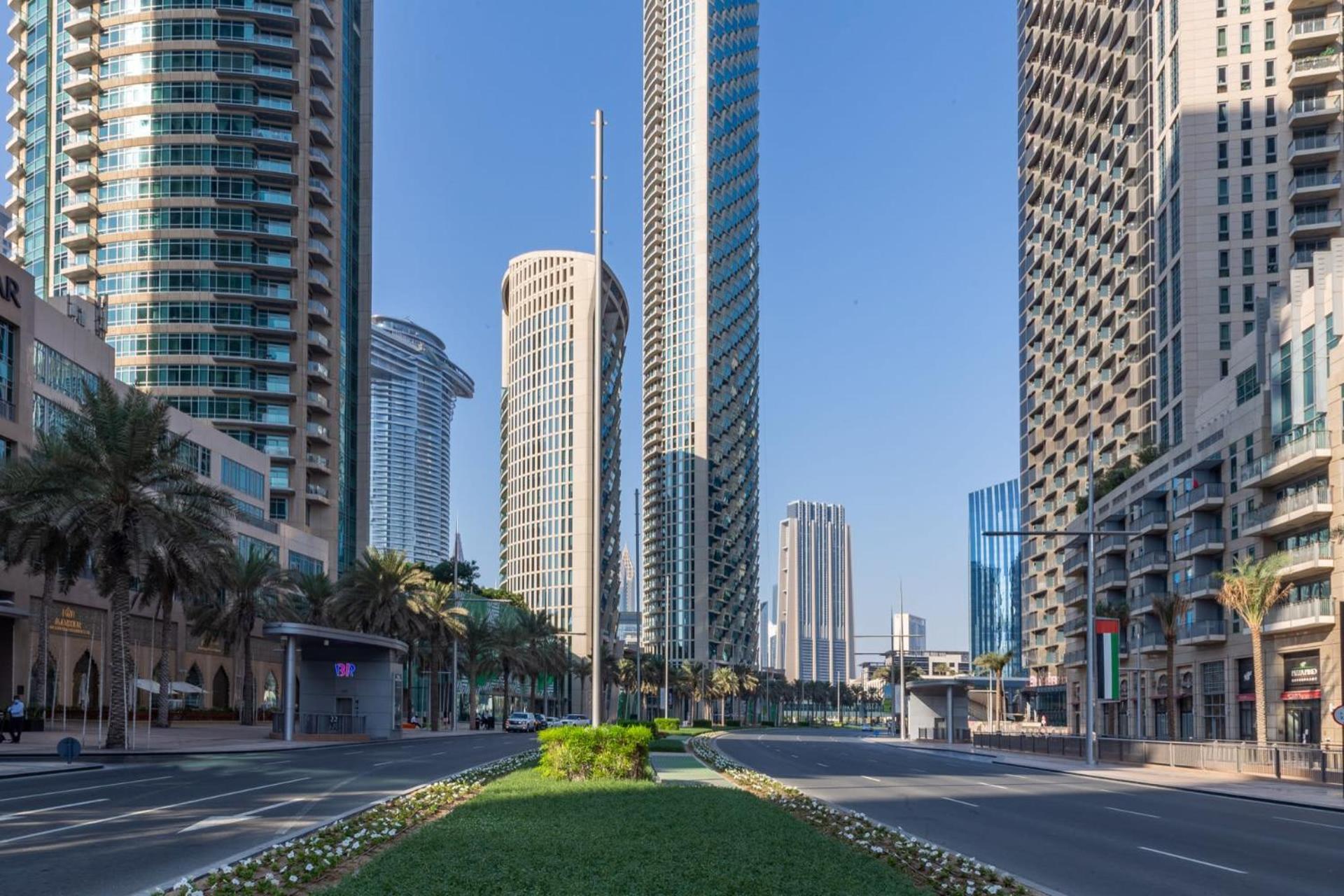 Frank Porter - Stand Point Apartment Dubai