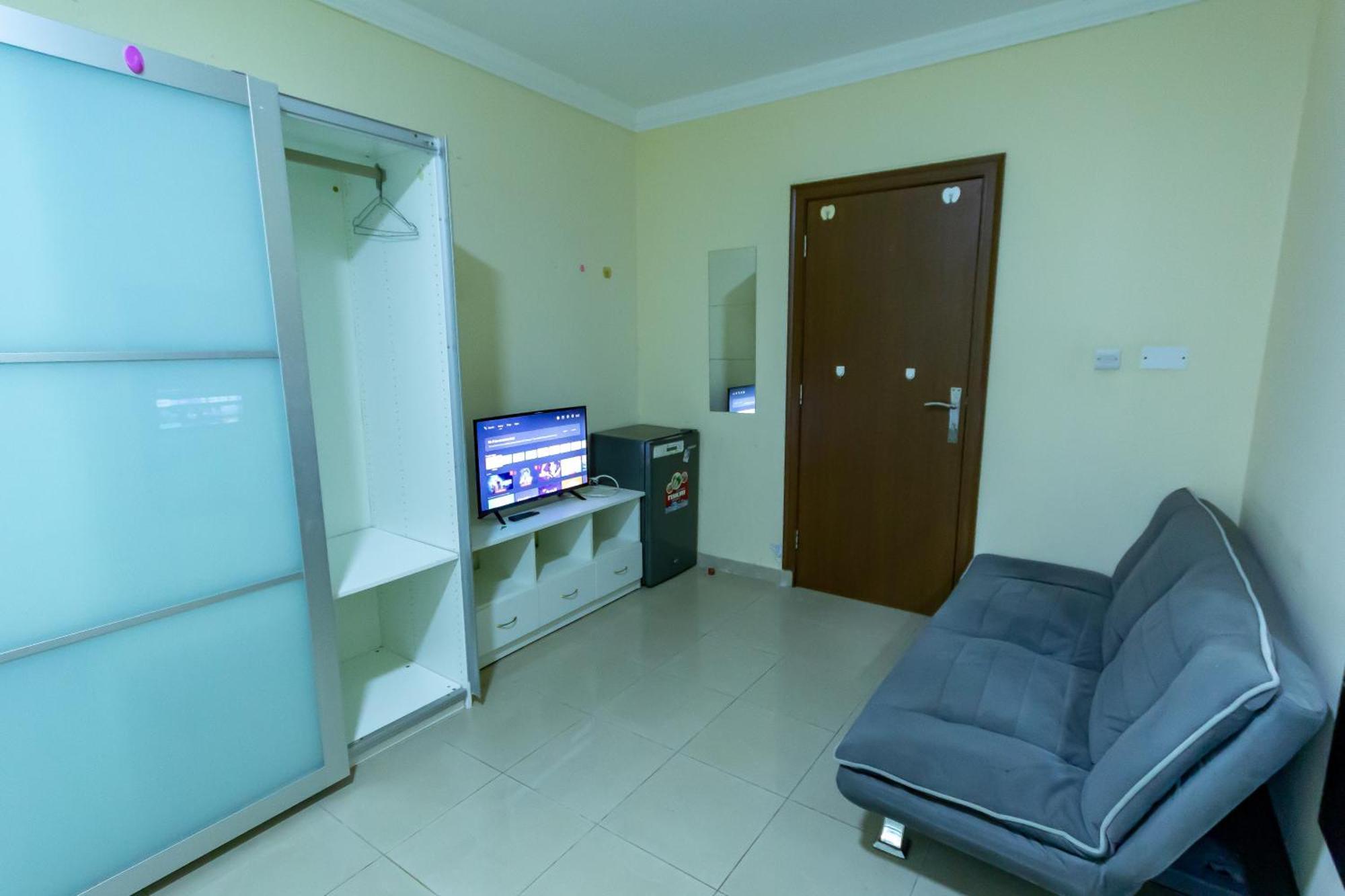 Big For ' Girls ' Only At Dubai, Marina Homestay *