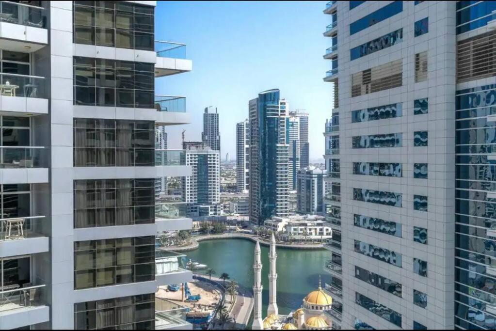 Nr Beach/2 Bed Upgraded/terrace Apartment *