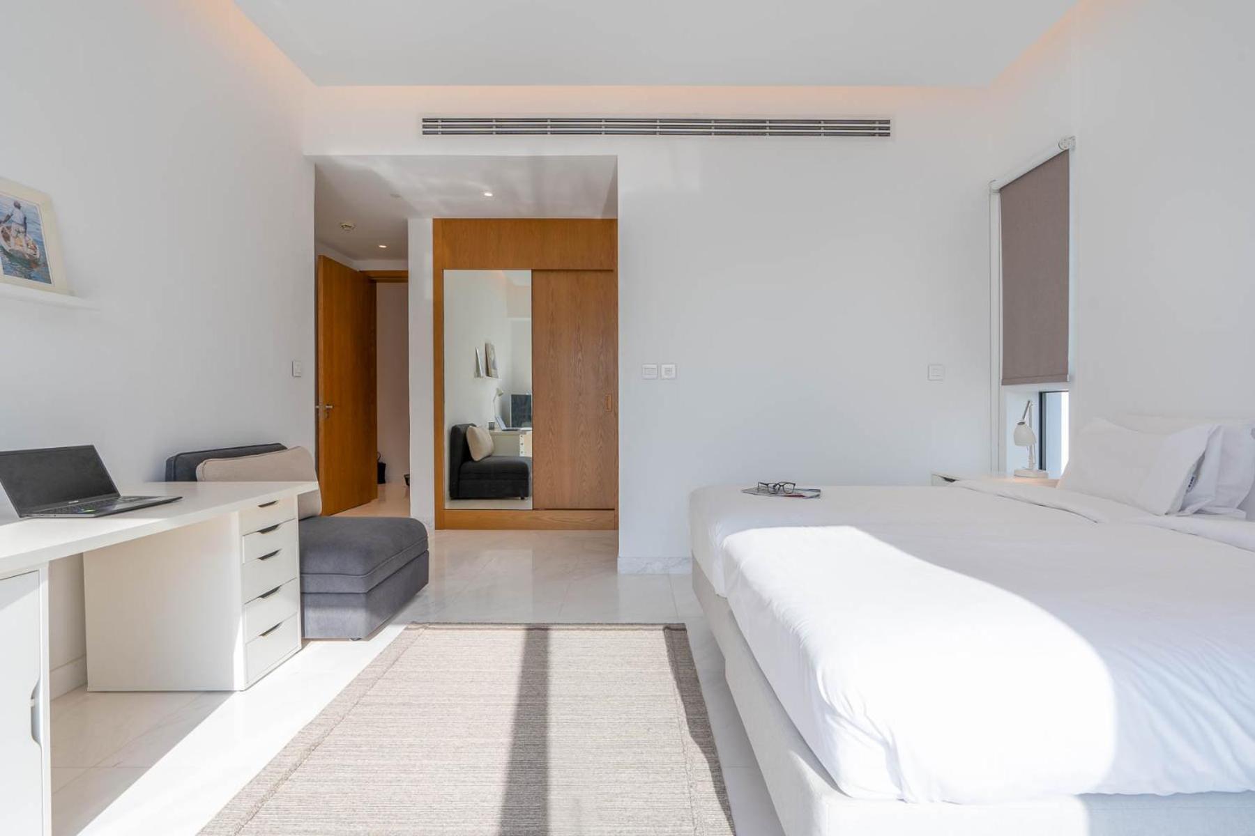 Stunning Seaview Luxury Building Jbr Apartment