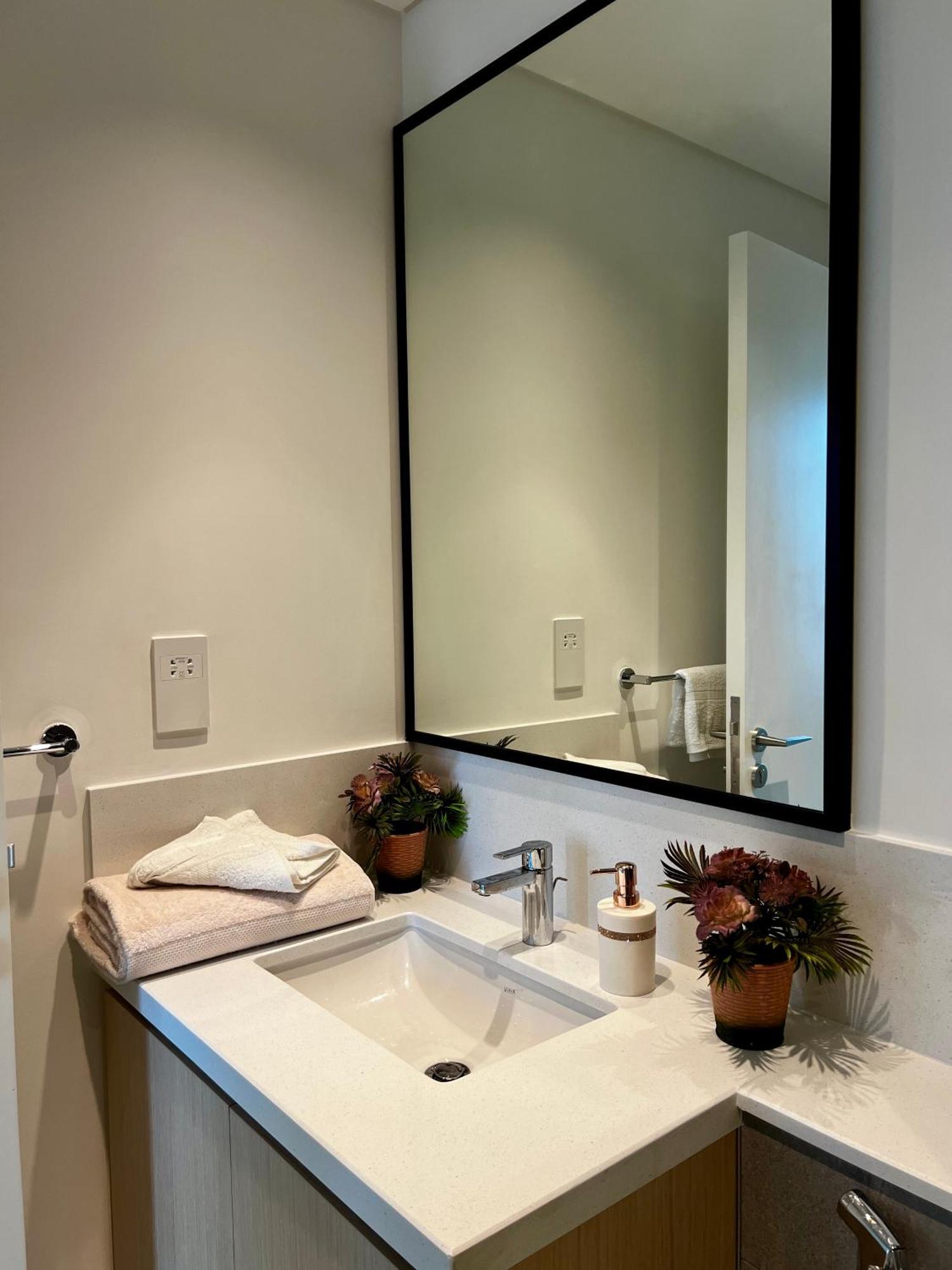 Brand New 1bhk Near Burj Khalifa-burj Crown Tower Apartment Dubai