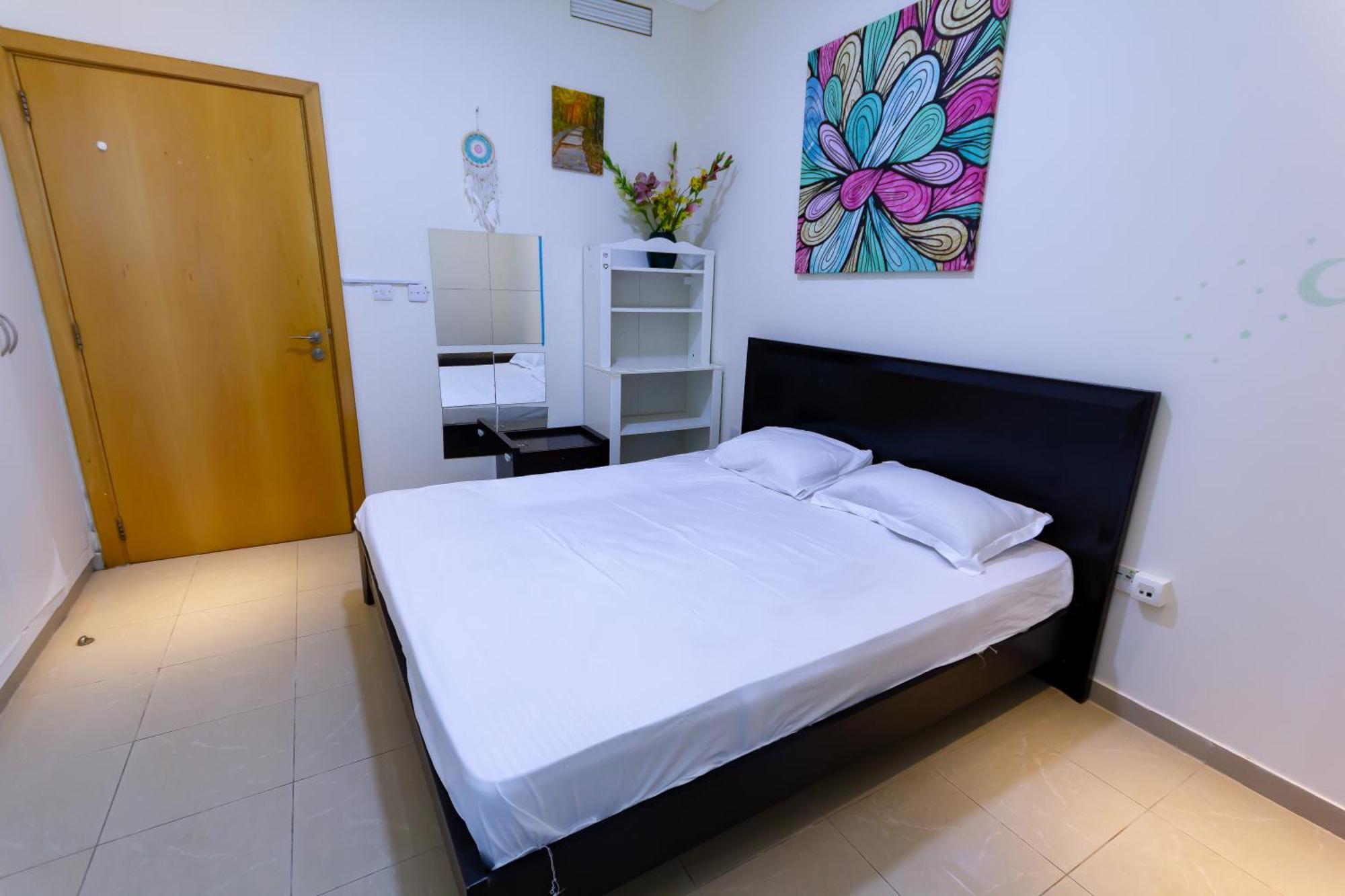 Big For ' Girls ' Only At Dubai, Marina Homestay Dubai