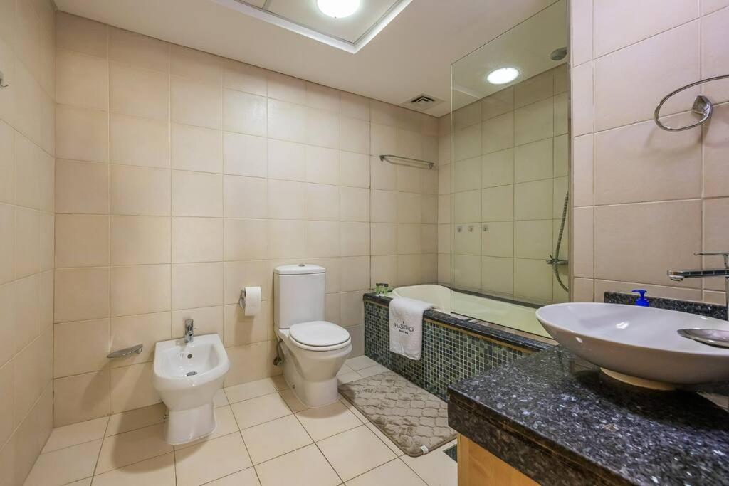 Fully Upgraded, Amazing 3 Maid At The Palm Apartment *