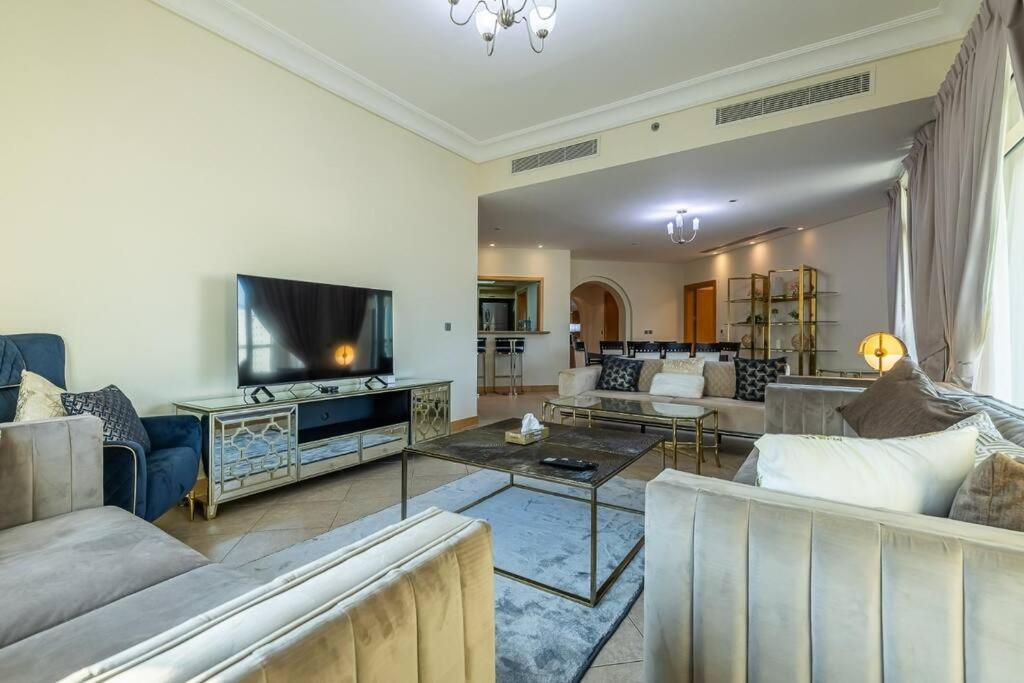 Fully Upgraded, Amazing 3 Maid At The Palm Apartment Dubai