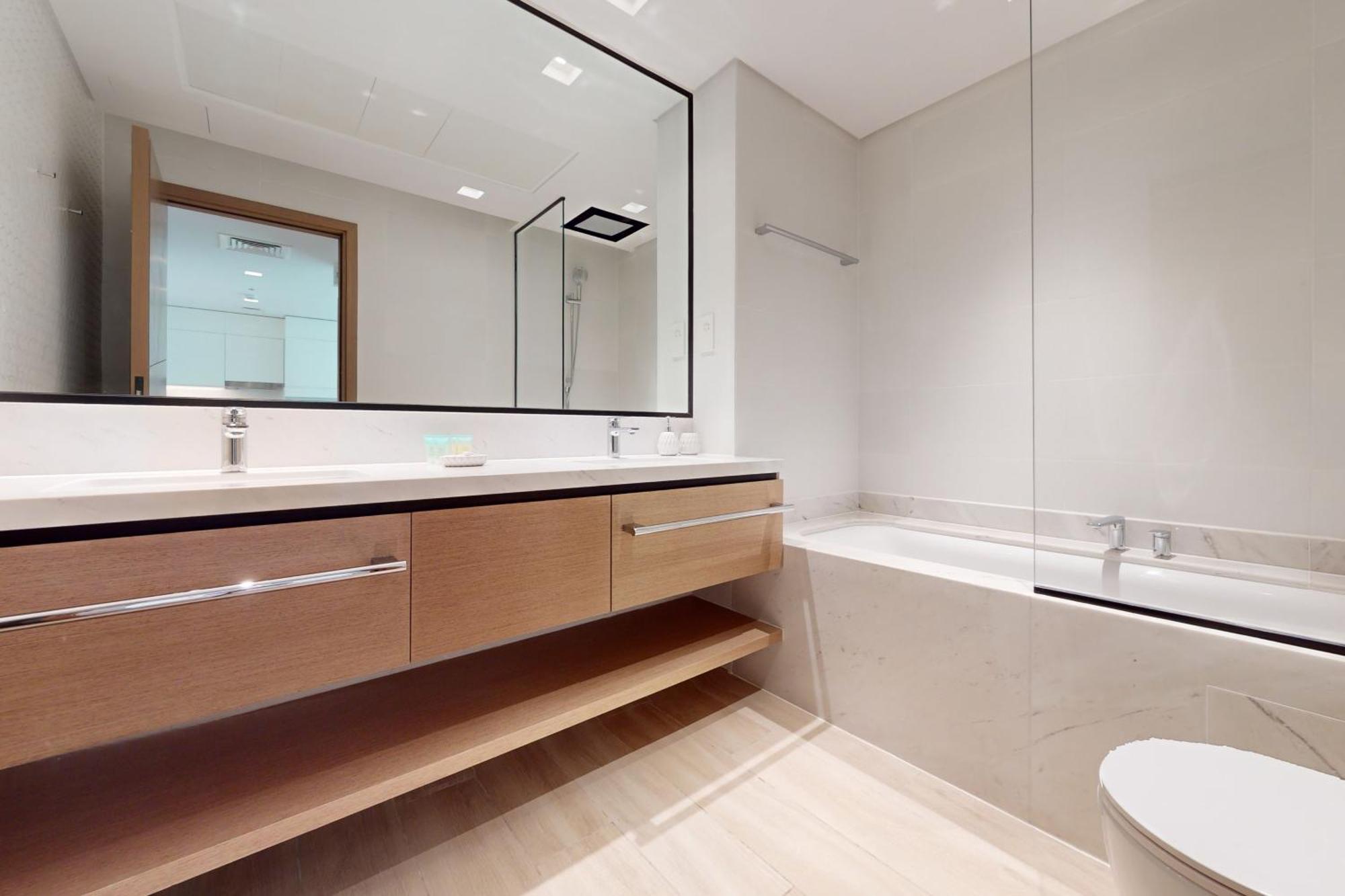 Palace Residences - Modern One Bedroom Apartment