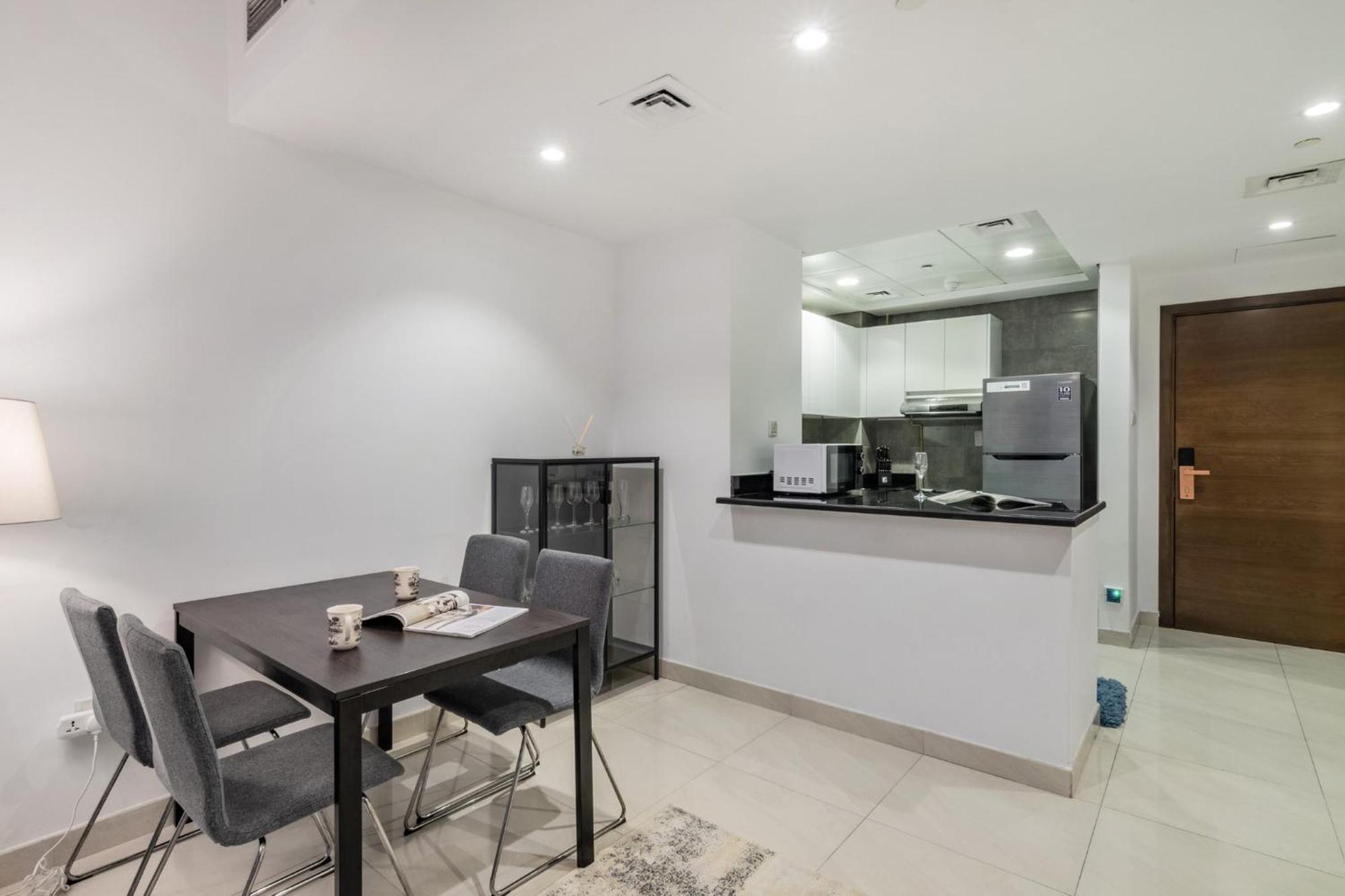 Apartment Baytik - Amazing 1 Bedroom In Jvc