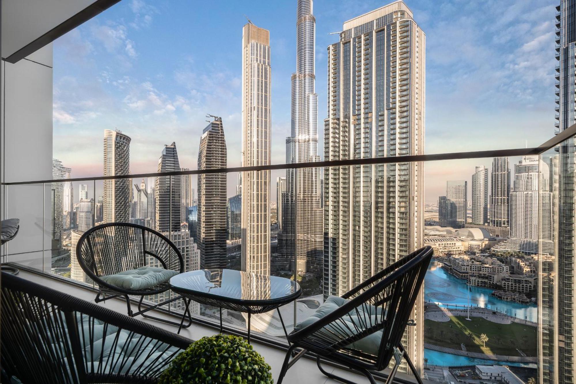 Sky-high Gem: Burj Khalifa & Fountain View Apartment Dubai