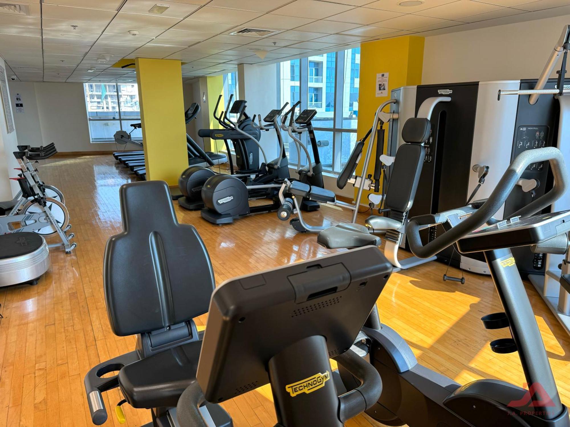 Apartment Cozy Marina & Sea View In Bay Tower Marina With Modern Gym & Pool, Steps To & Metro