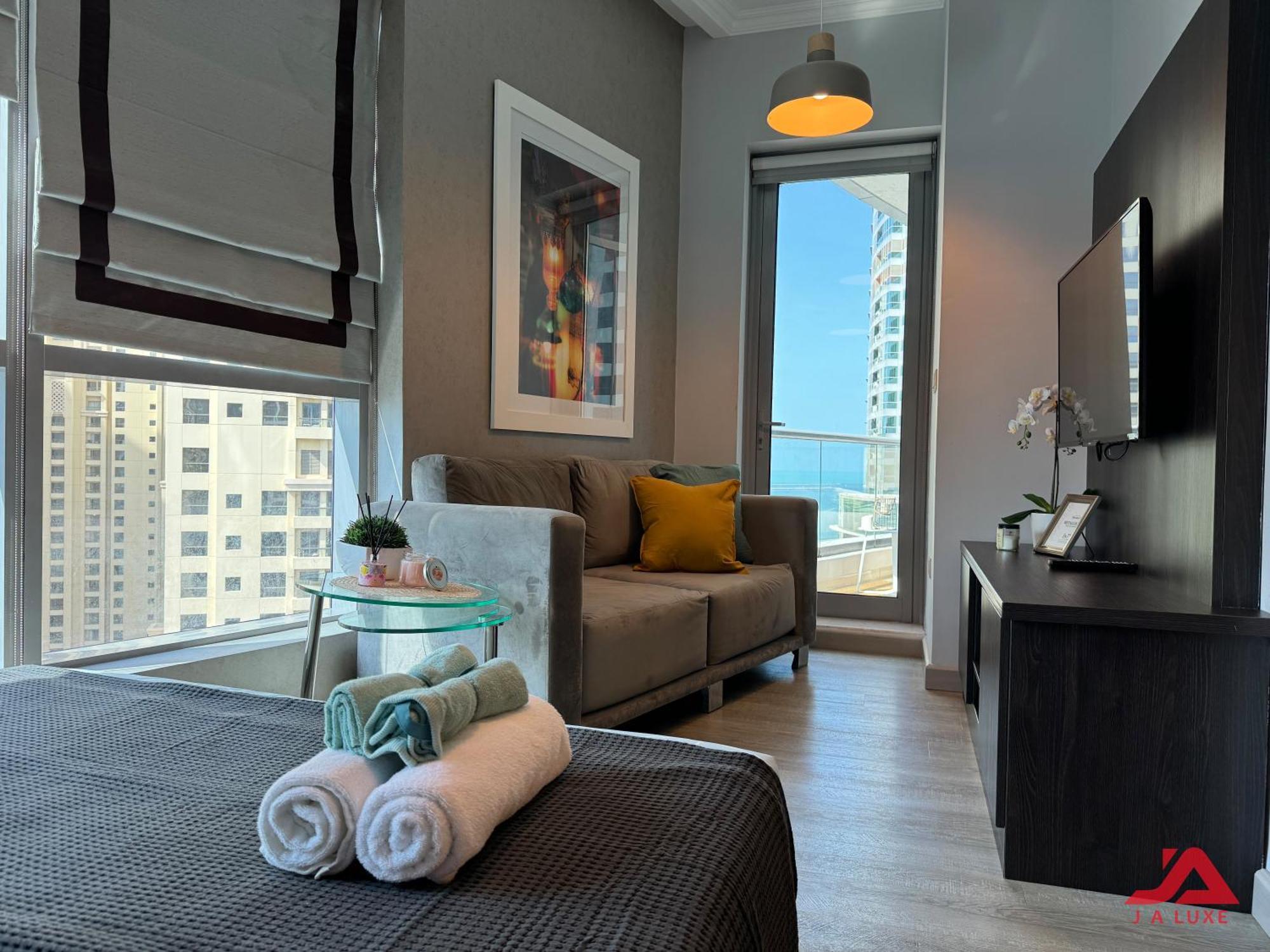 Apartment Cozy Marina & Sea View In Bay Tower Marina With Modern Gym & Pool, Steps To & Metro Dubai