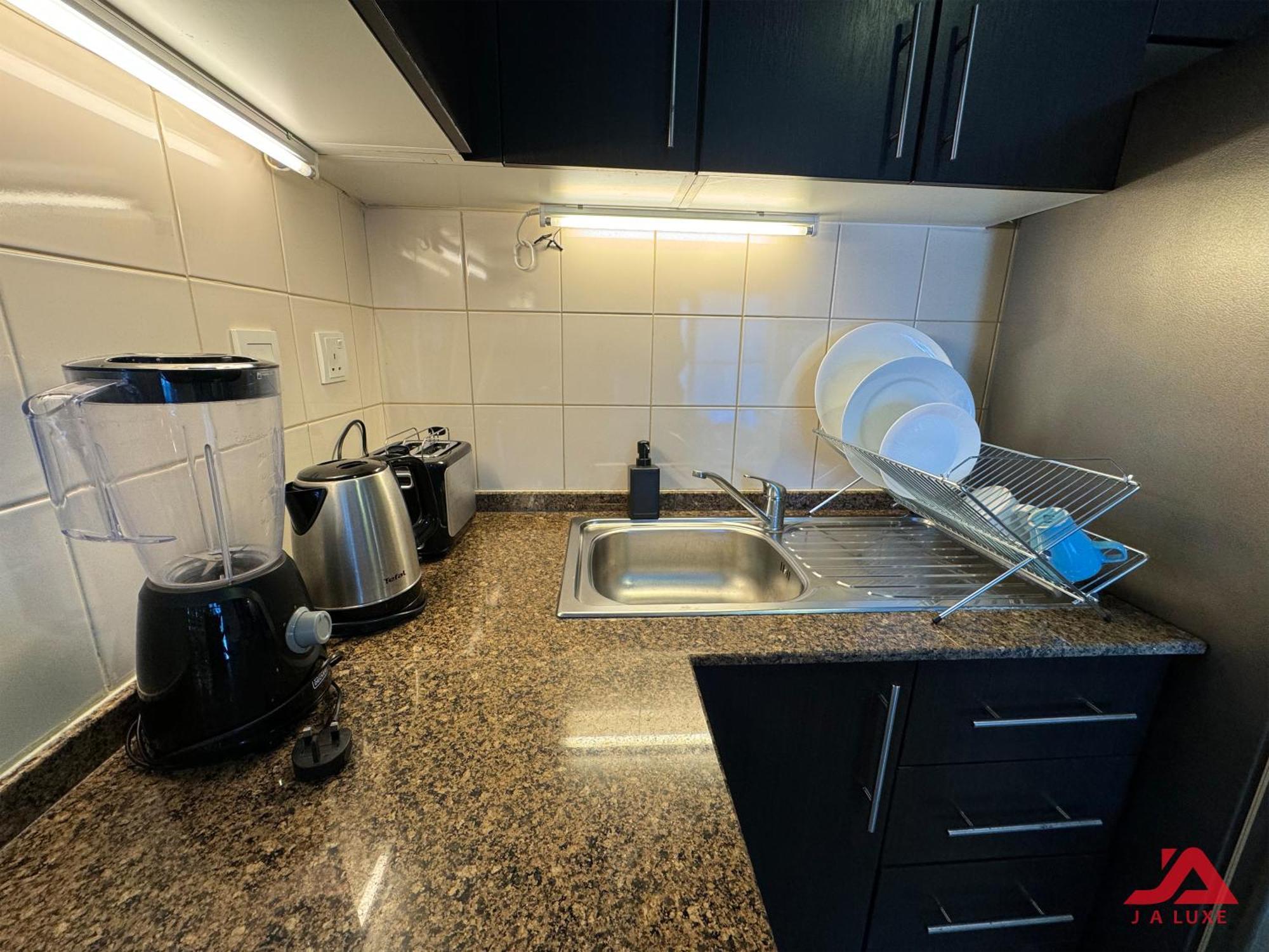 Apartment Cozy Marina & Sea View In Bay Tower Marina With Modern Gym & Pool, Steps To & Metro Dubai