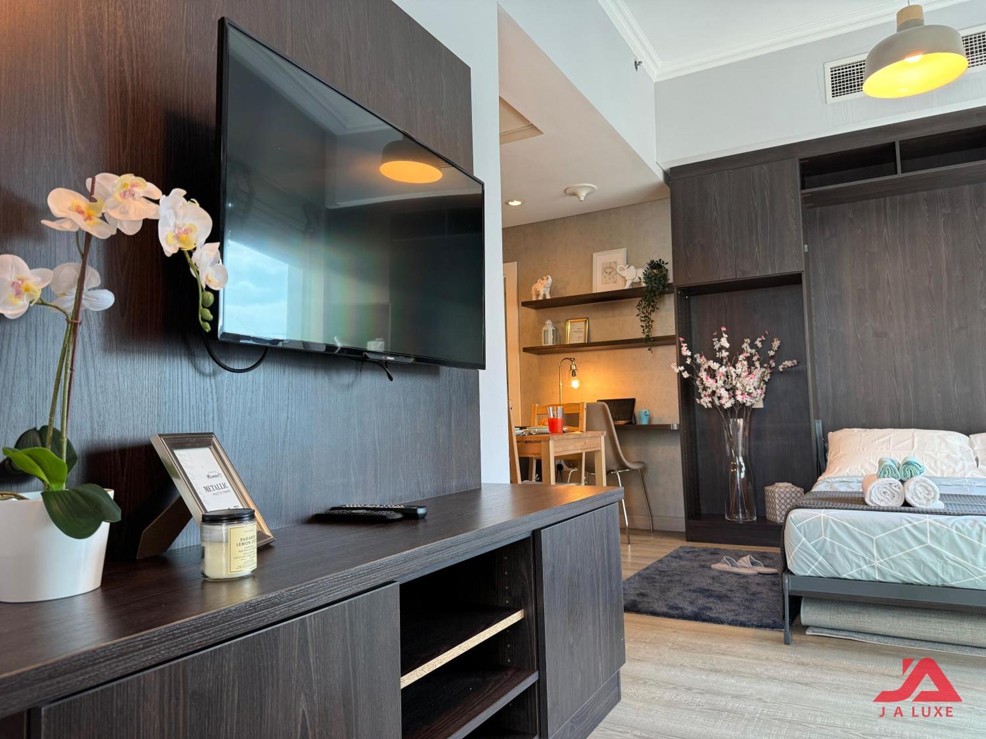 Cozy Marina & Sea View In Bay Tower Marina With Modern Gym & Pool, Steps To & Metro Apartment Dubai