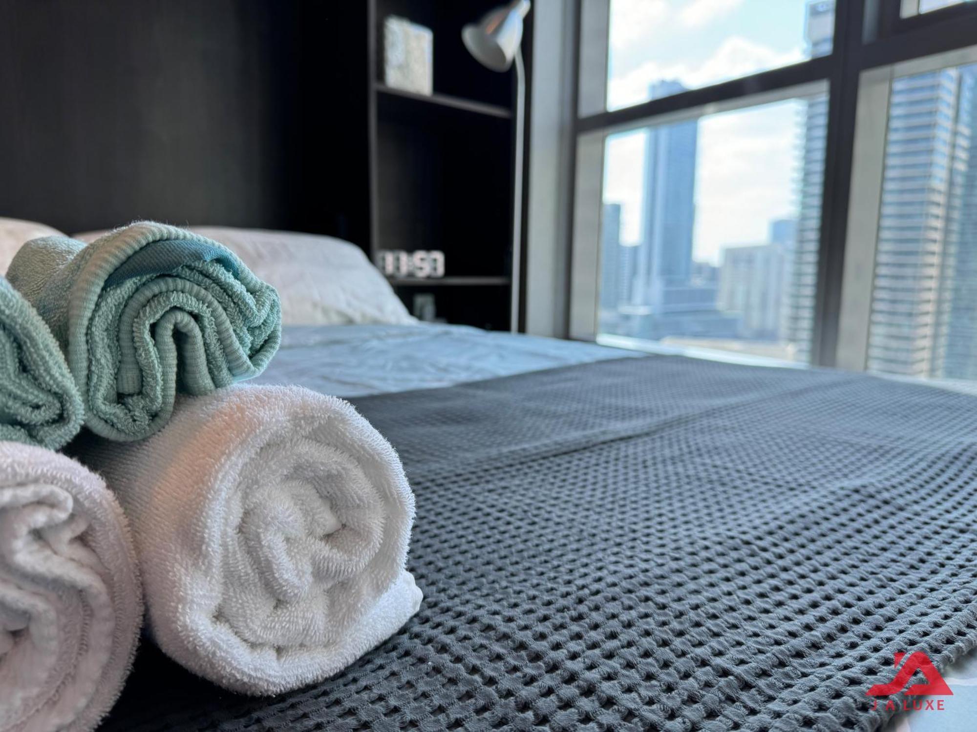 Apartment Cozy Marina & Sea View In Bay Tower Marina With Modern Gym & Pool, Steps To & Metro