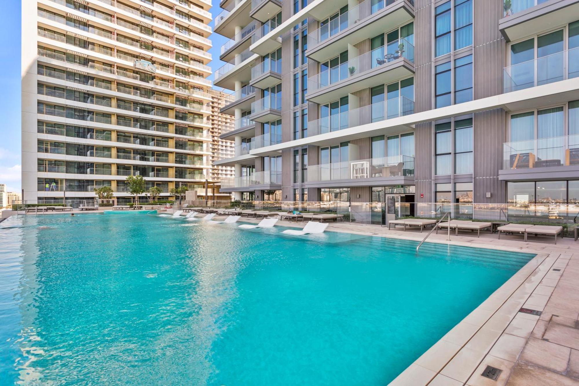 Your Beachfront Luxe Escape Experience - Suiteable *
