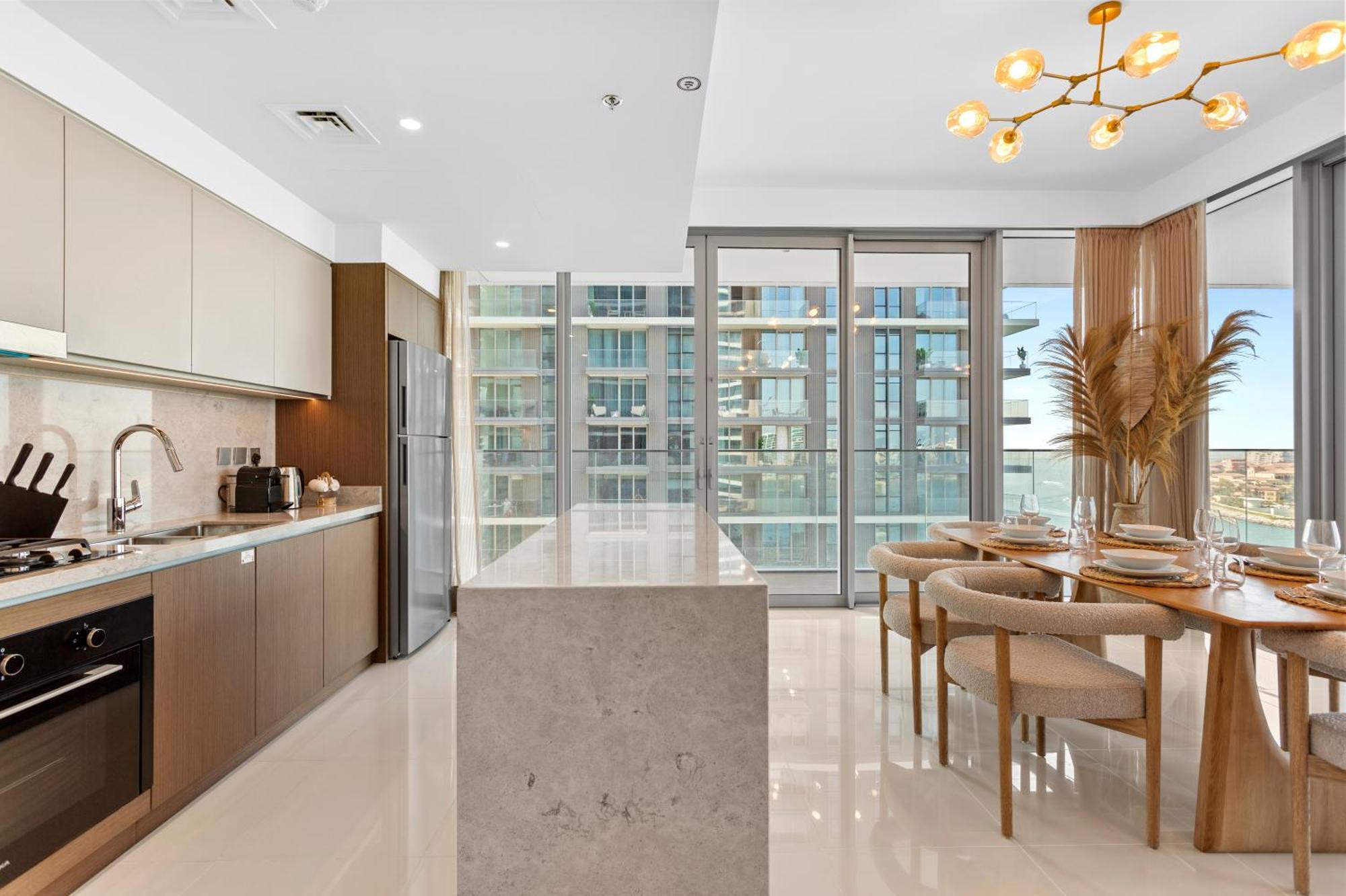Your Beachfront Luxe Escape Experience - Suiteable Apartment Dubai