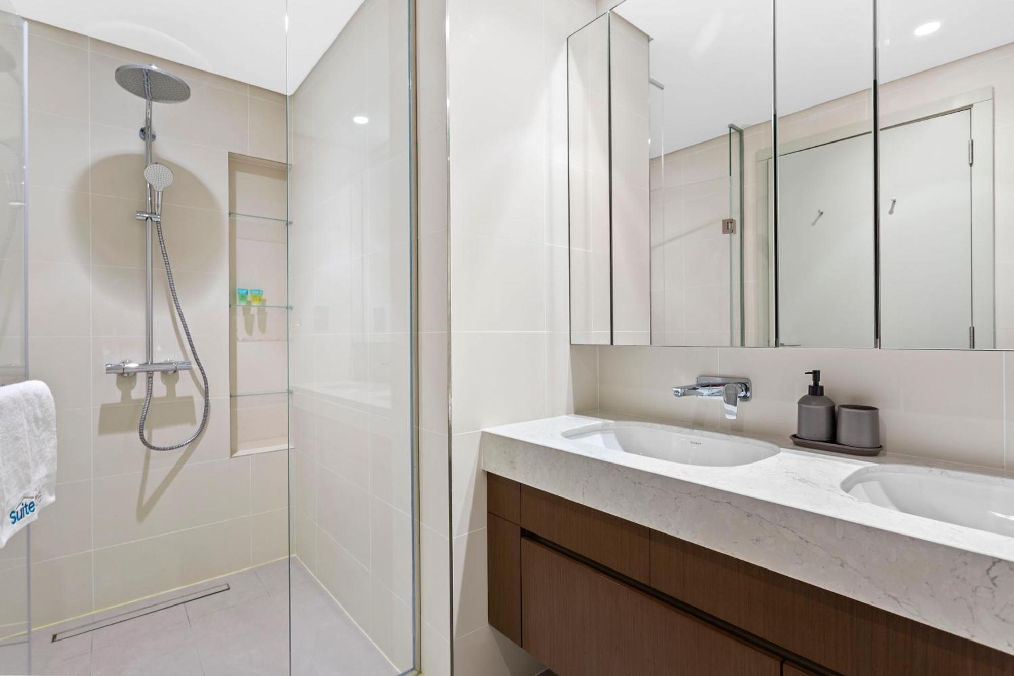 Your Beachfront Luxe Escape Experience - Suiteable Apartment *