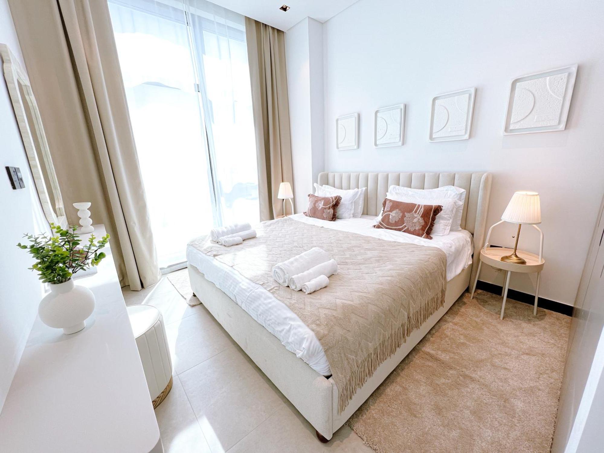 Brand New Luxury 2-bedroom With Sofa-bed Apartment Dubai