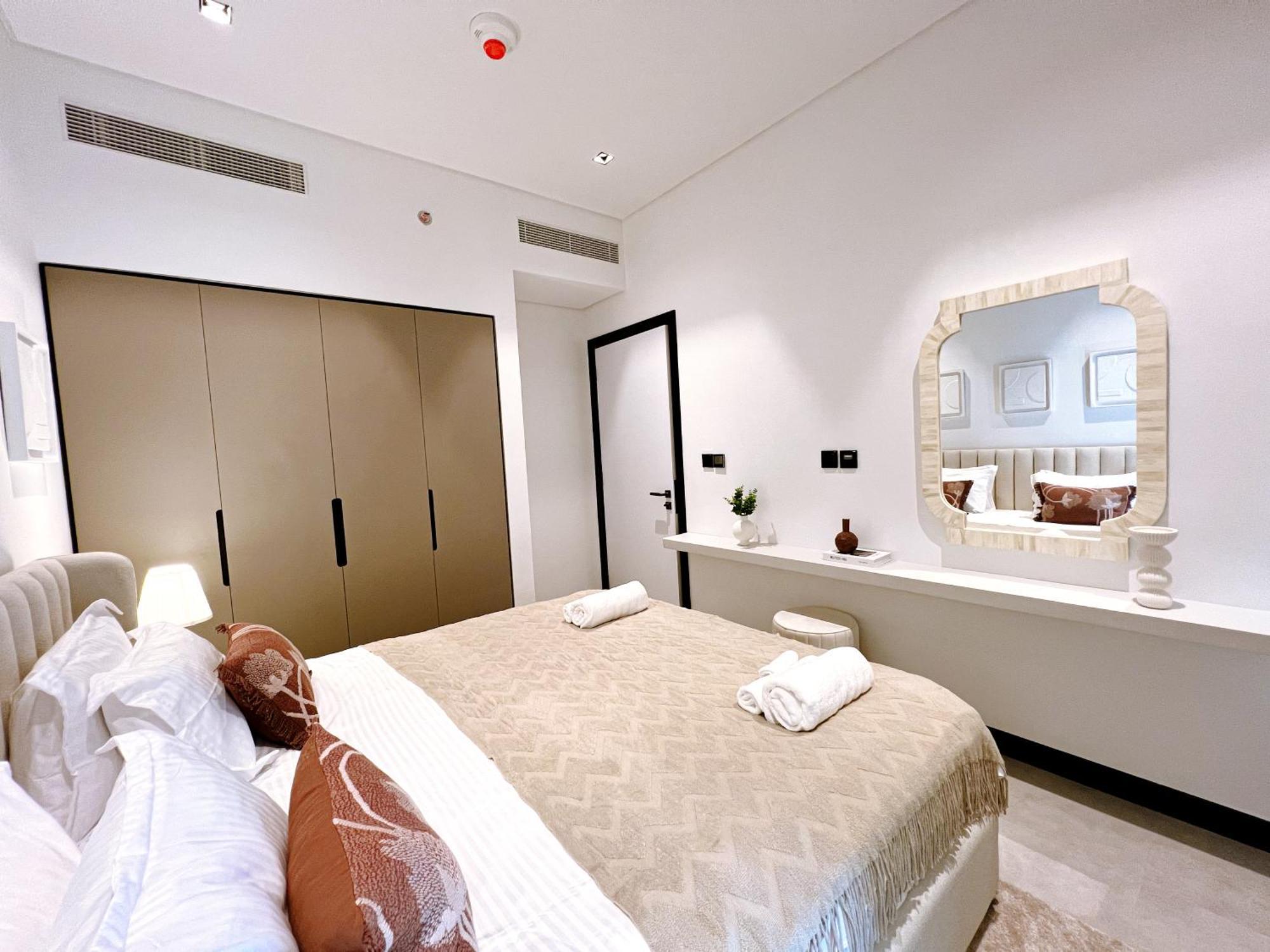 Apartment Brand New Luxury 2-bedroom With Sofa-bed *