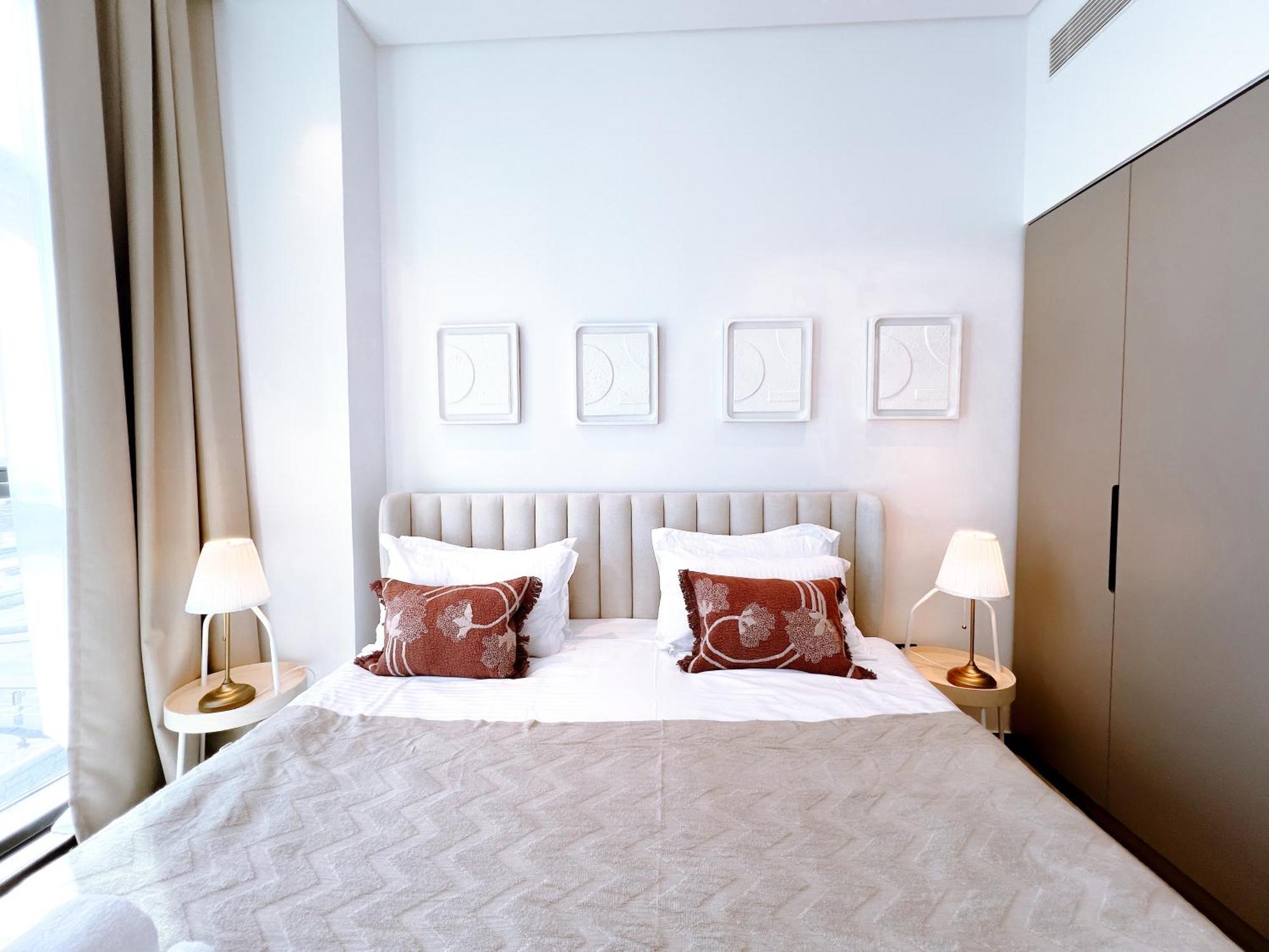 Brand New Luxury 2-bedroom With Sofa-bed Apartment *