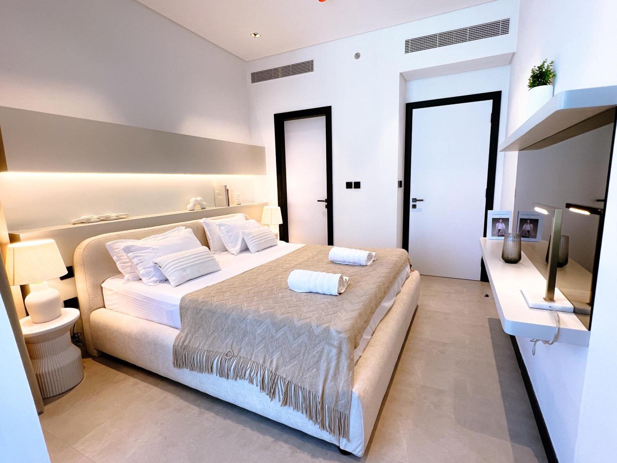 Apartment Brand New Luxury 2-bedroom With Sofa-bed *