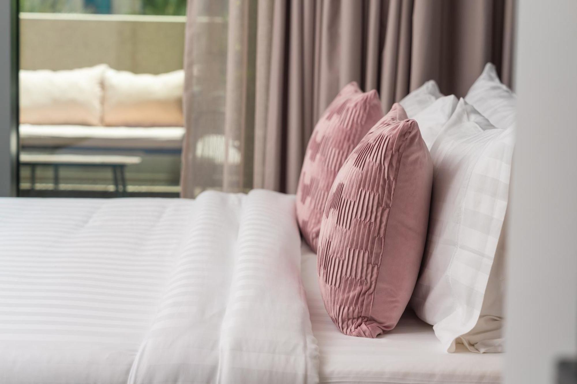 Prime Retreats - 29 Emaar Boulevard Downtown Apartment