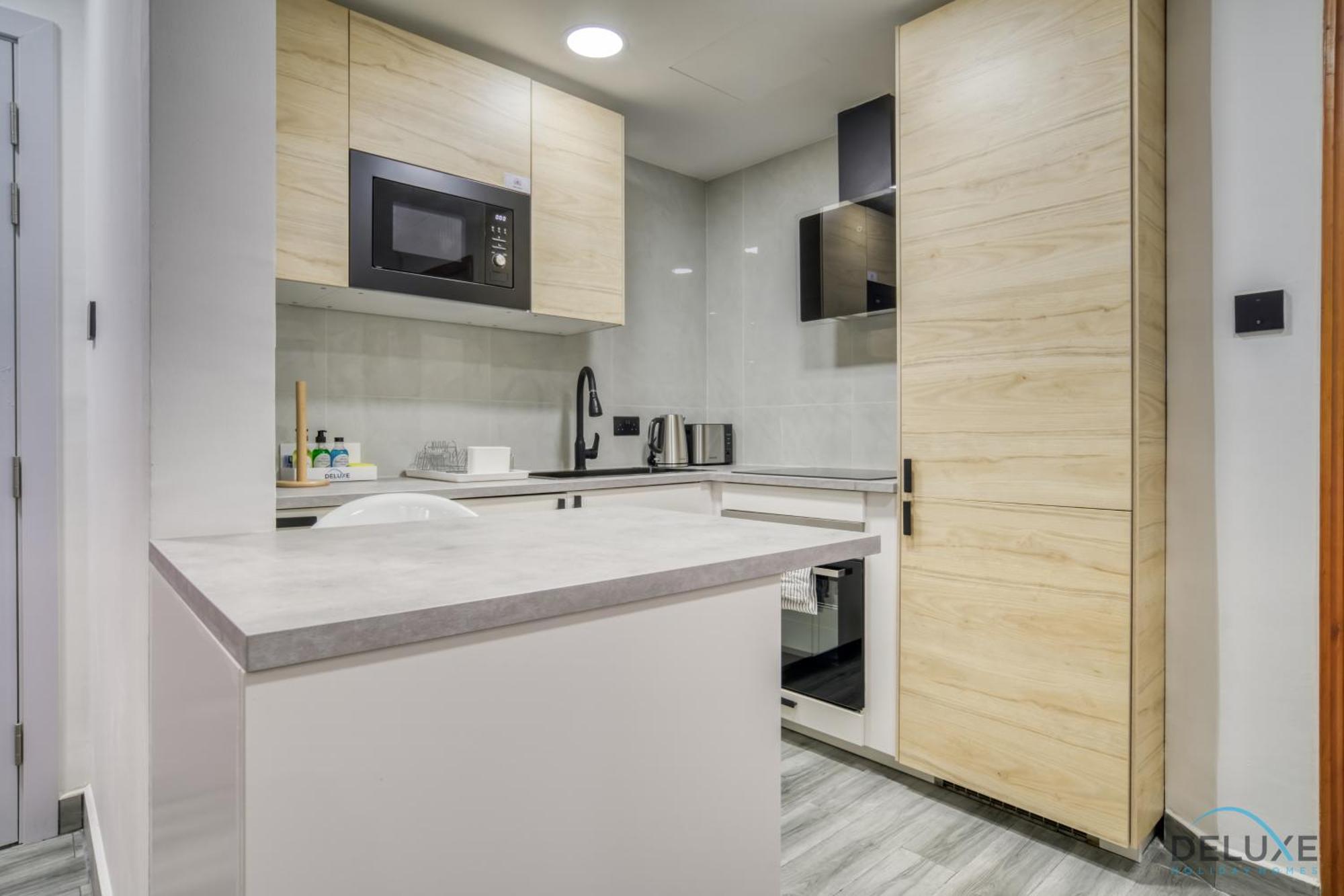 Opulent 1br At Manchester Tower Marina By Deluxe * Dubai