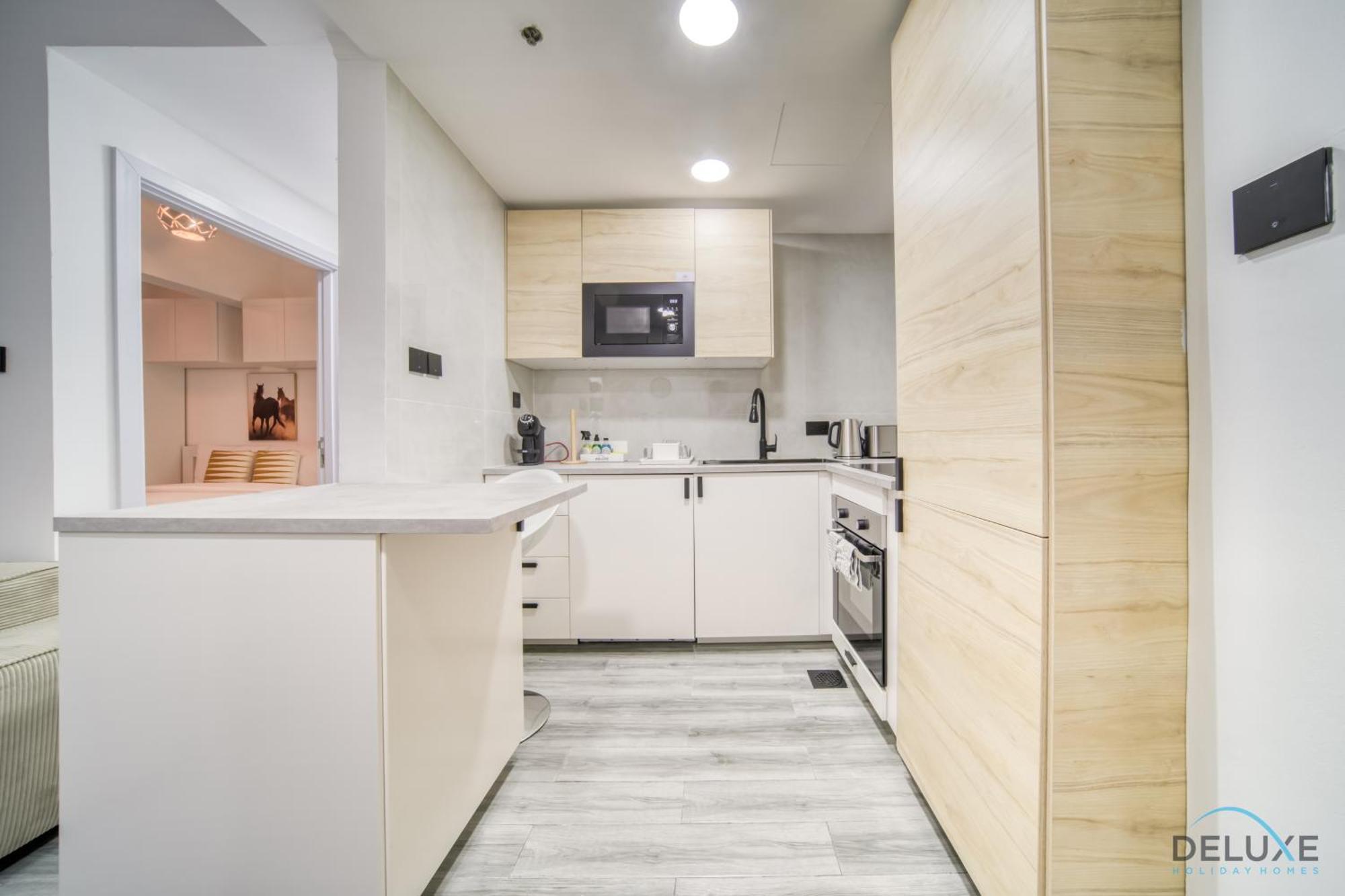 Opulent 1br At Manchester Tower Marina By Deluxe