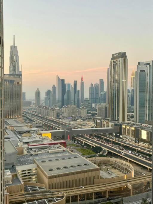 Amazing 1br In Downtown 2mins Walk To Mall Dubai
