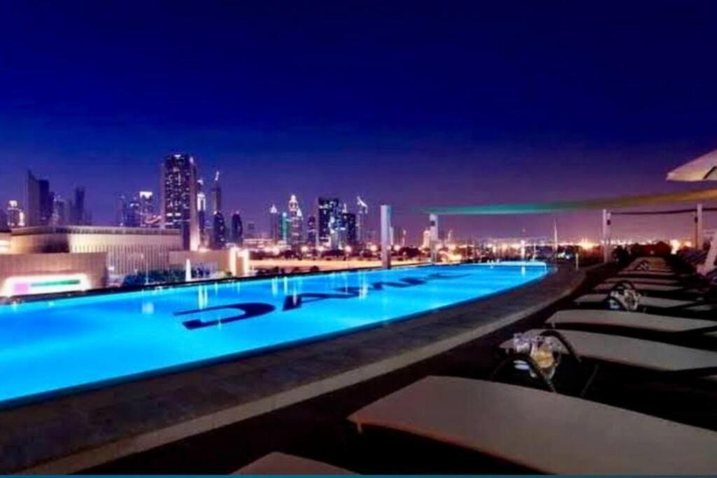 Apartment Amazing 1br In Downtown 2mins Walk To Mall Dubai