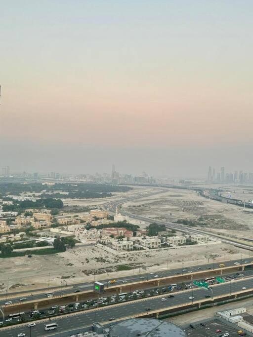 Amazing 1br In Downtown 2mins Walk To Mall Dubai