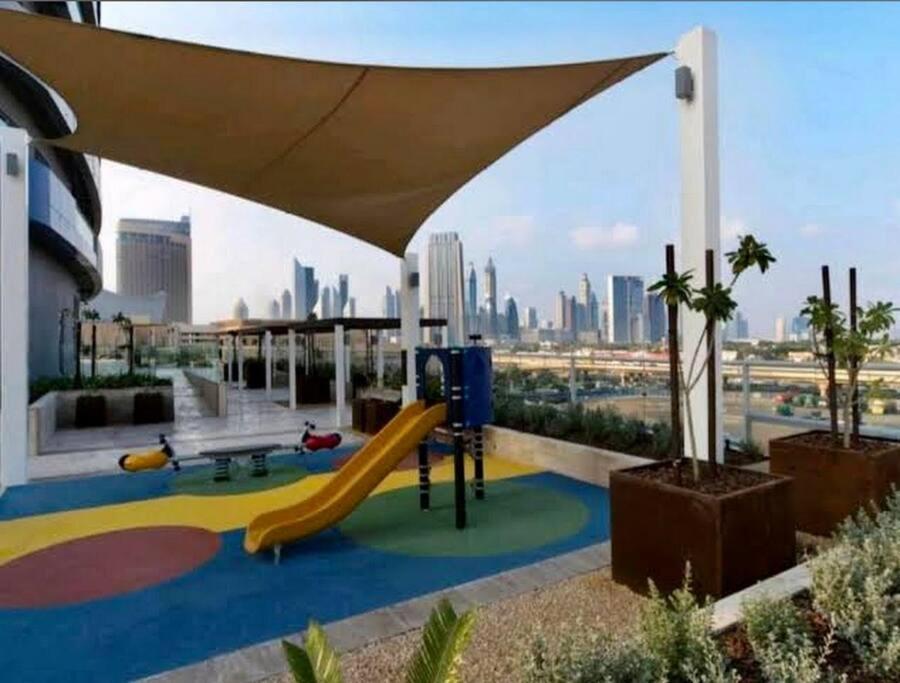 Amazing 1br In Downtown 2mins Walk To Mall * Dubai