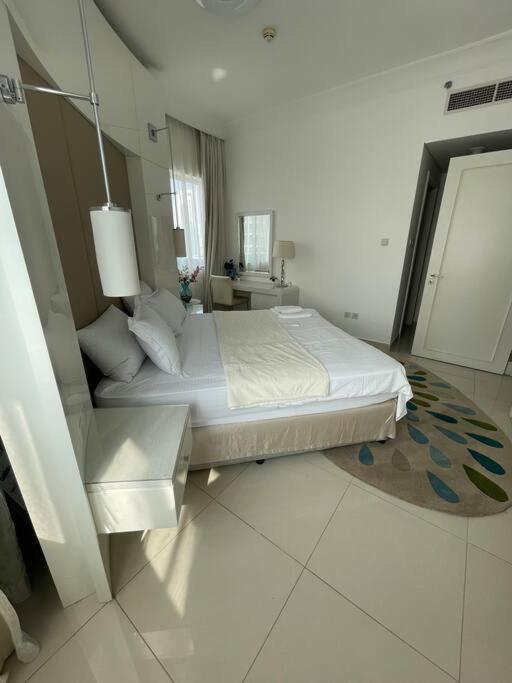 Amazing 1br In Downtown 2mins Walk To Mall Apartment Dubai