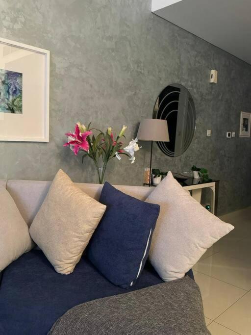 Amazing 1br In Downtown 2mins Walk To Mall