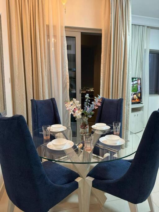 Amazing 1br In Downtown 2mins Walk To Mall Apartment *
