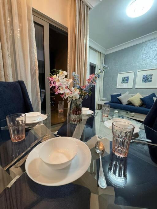 Amazing 1br In Downtown 2mins Walk To Mall Dubai