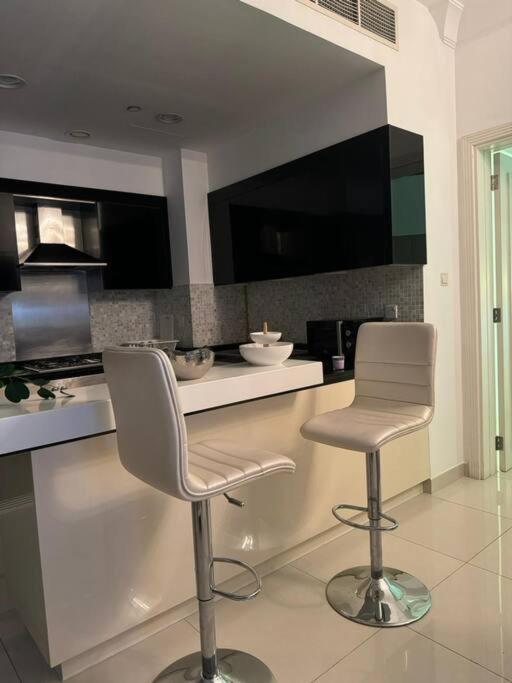 Amazing 1br In Downtown 2mins Walk To Mall Apartment