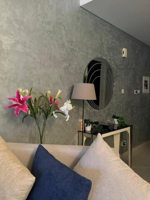 Amazing 1br In Downtown 2mins Walk To Mall Apartment *