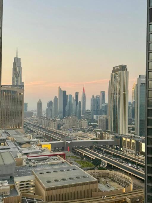 Amazing 1br In Downtown 2mins Walk To Mall Dubai