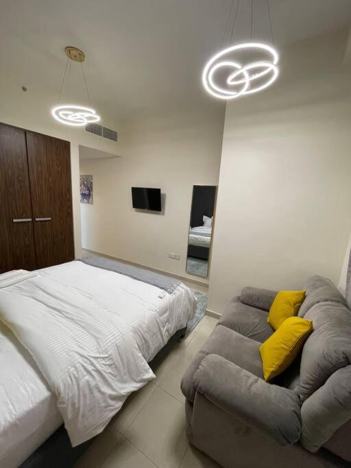 Cozy 3br With Maid's *